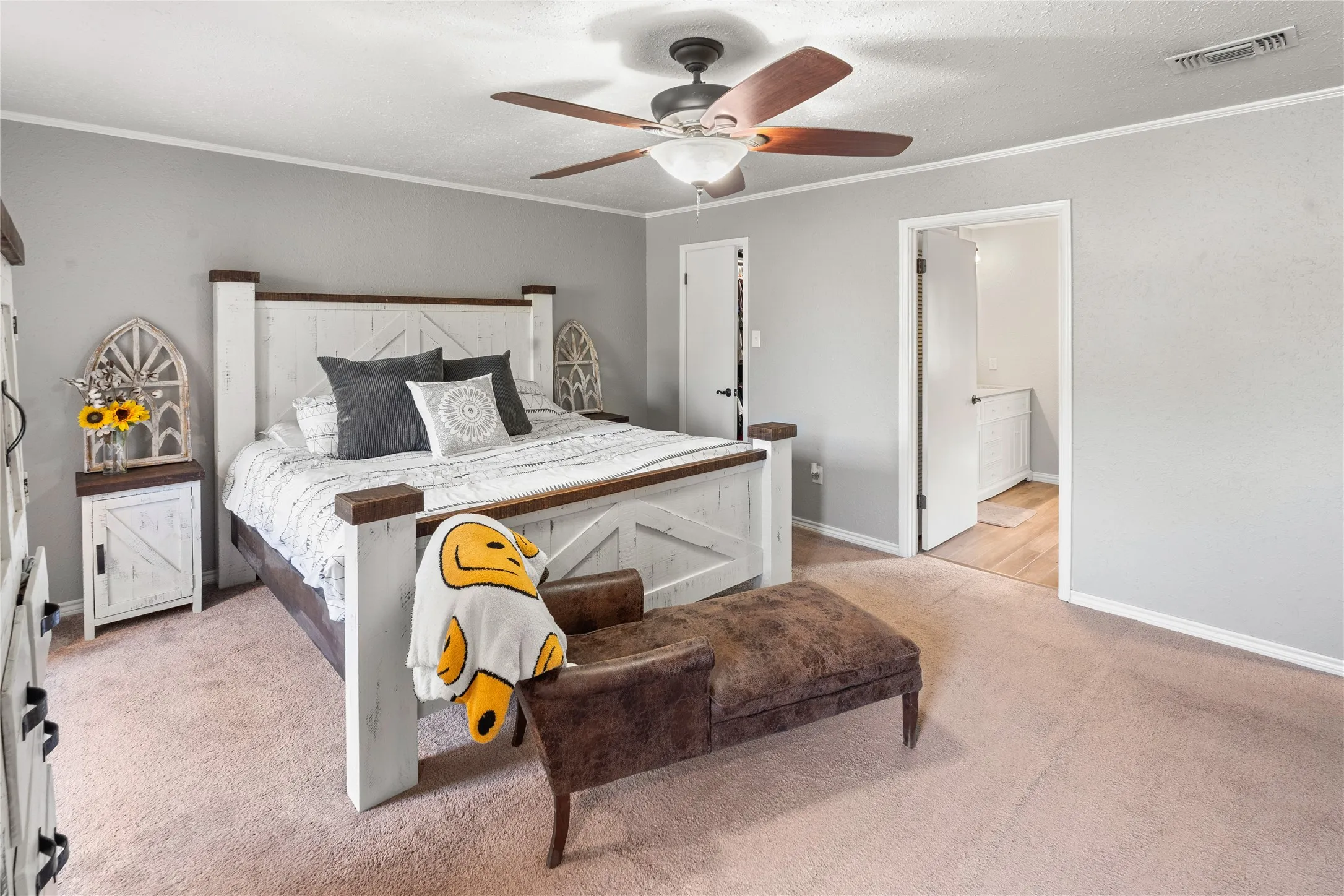 Single Family Residence For Sale in Hopkins County , 1712 Gena Drive, Sulphur Springs, Texas 75482, 4 Bedroom, 3 Bathroom, 2 Garage spaces, 2,413 Sqft, built in 1982, mls#21219401, Real Estate Agent in Sulphur Springs, Homes For Sale in Hopkins county, Homes For Sale in Sulphur Springs, Realtor in Sulphur Springs Texas, Real Estate Brokerage Independent Realty Texas, Luminita Cordes Realtor