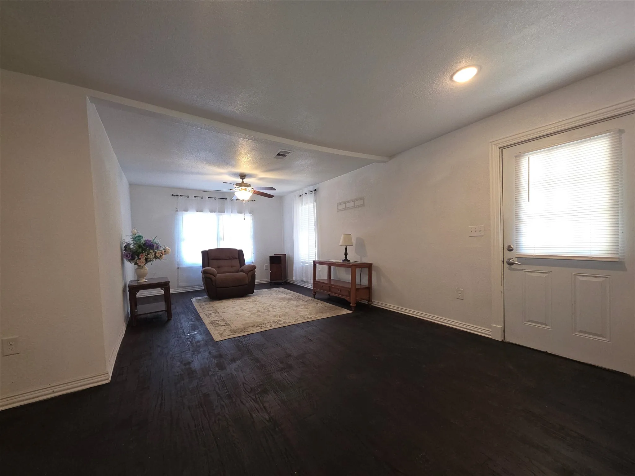 Single Family Residence For Sale in Limestone County , 409 E Houston Street, Mexia, Texas 76667, 3 Bedroom, 2 Bathroom, Garage spaces, 1,784 Sqft, built in 1957, mls#21199918, Real Estate Agent in Mexia, Homes For Sale in Limestone county, Homes For Sale in Mexia, Realtor in Mexia Texas, Real Estate Brokerage Independent Realty Texas, Luminita Cordes Realtor