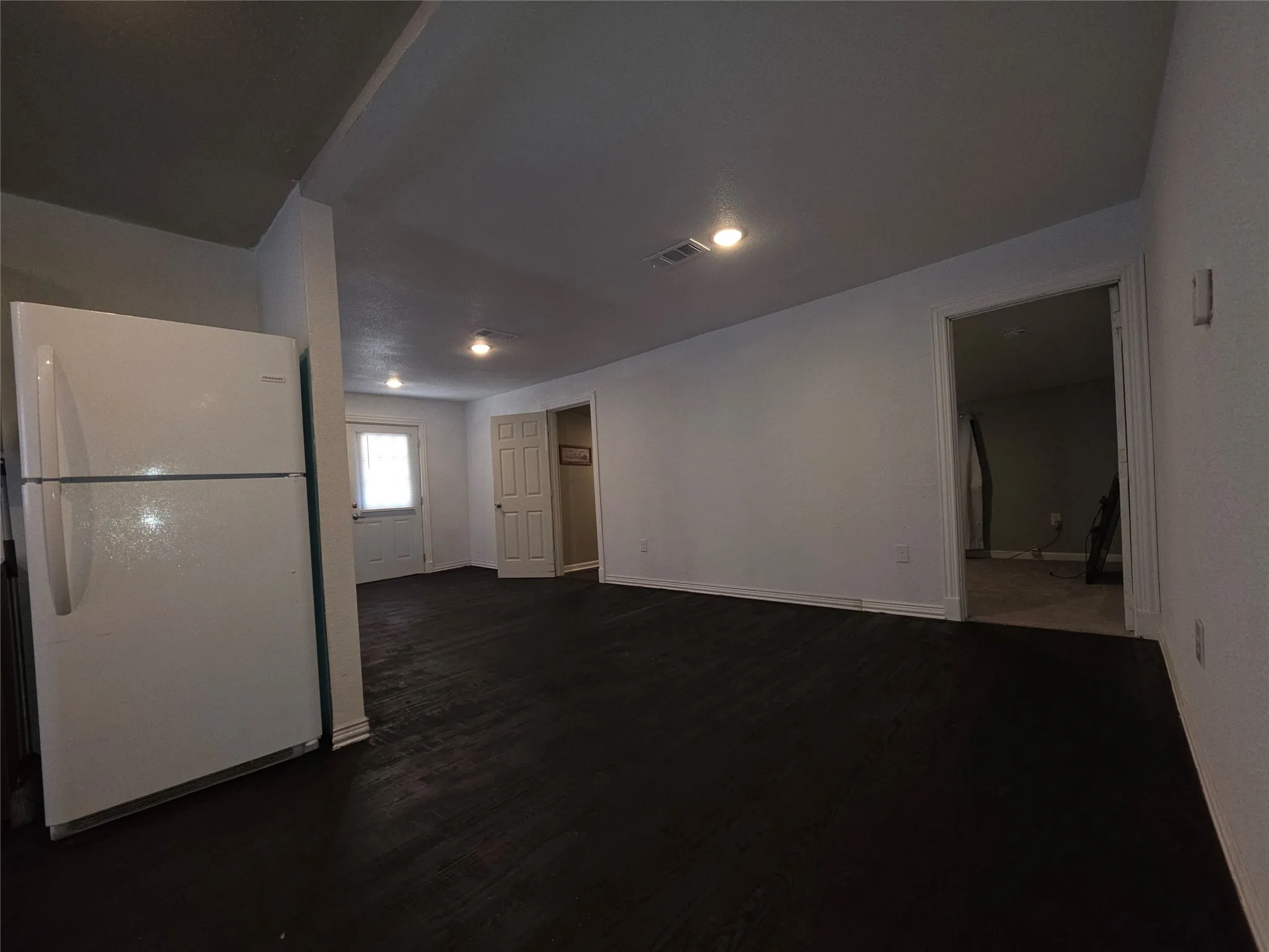 Single Family Residence For Sale in Limestone County , 409 E Houston Street, Mexia, Texas 76667, 3 Bedroom, 2 Bathroom, Garage spaces, 1,784 Sqft, built in 1957, mls#21199918, Real Estate Agent in Mexia, Homes For Sale in Limestone county, Homes For Sale in Mexia, Realtor in Mexia Texas, Real Estate Brokerage Independent Realty Texas, Luminita Cordes Realtor
