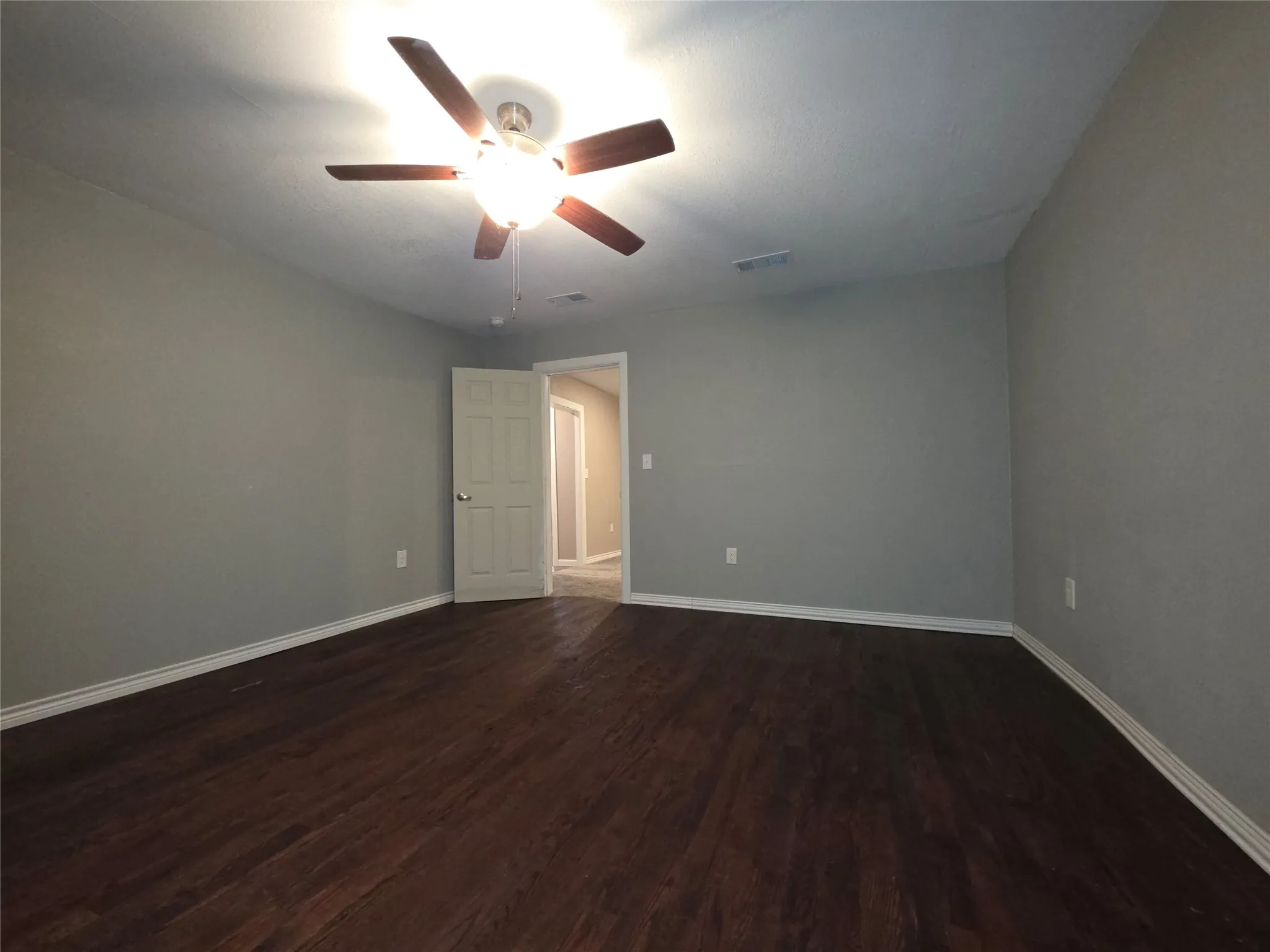 Single Family Residence For Sale in Limestone County , 409 E Houston Street, Mexia, Texas 76667, 3 Bedroom, 2 Bathroom, Garage spaces, 1,784 Sqft, built in 1957, mls#21199918, Real Estate Agent in Mexia, Homes For Sale in Limestone county, Homes For Sale in Mexia, Realtor in Mexia Texas, Real Estate Brokerage Independent Realty Texas, Luminita Cordes Realtor