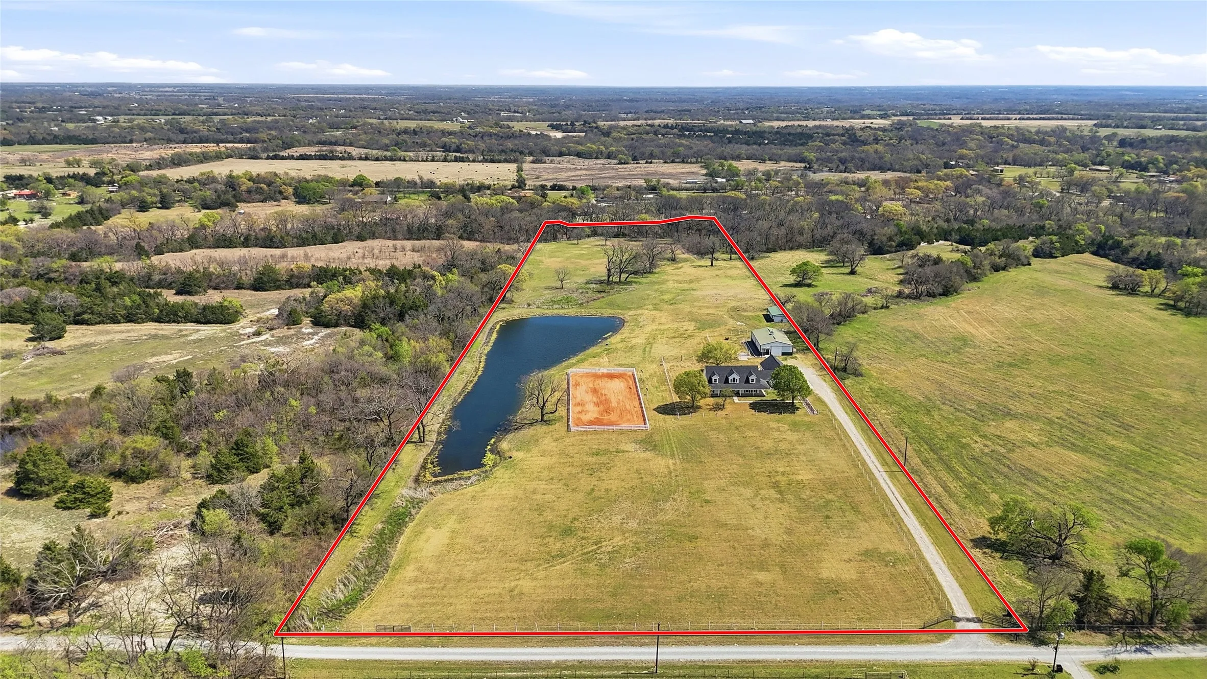 Single Family Residence For Sale in Grayson County , 248 Roan Lane, Sherman, Texas 75090, 3 Bedrooms, 3 Bathrooms, 2 Garage spaces, 2,688 Sqft, built in 1996, Preowned, Price $1,395,000, mls#21208836, Real Estate Agent in Sherman, Homes For Sale in Grayson county, Homes For Sale in Sherman, Realtor in Sherman Texas, Real Estate Brokerage Independent Realty Texas, Luminita Cordes Realtor