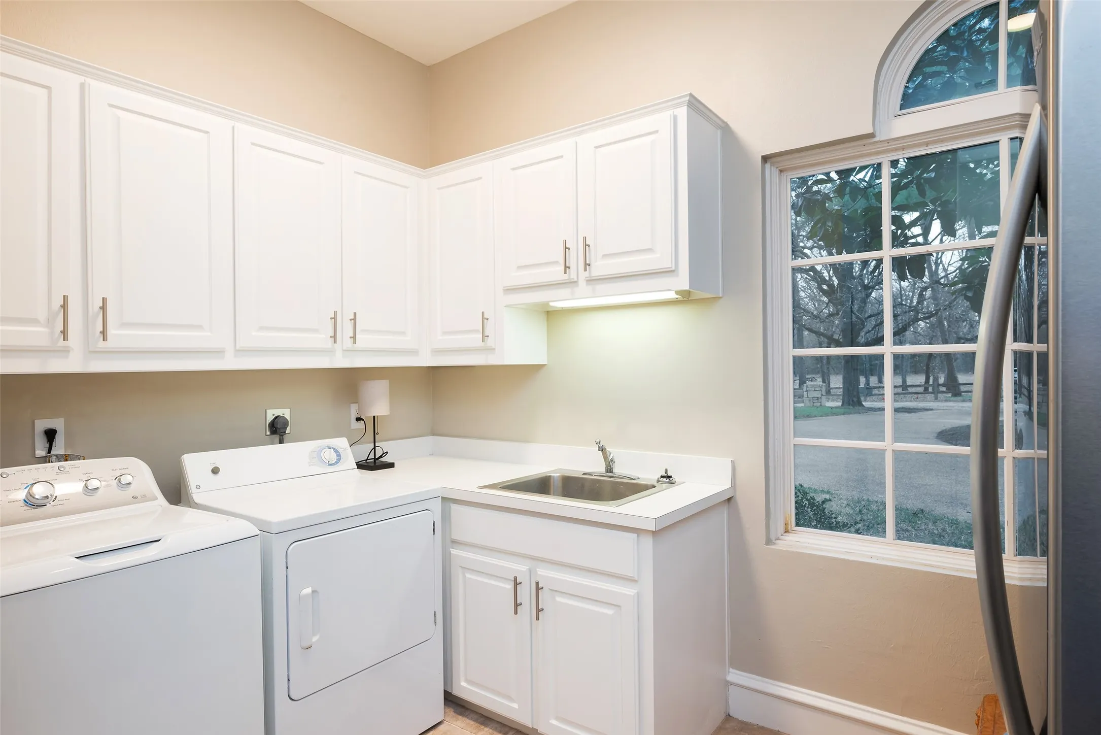 Single Family Residence For Sale in Henderson County , 119 Diamond Oaks Drive, Mabank, Texas 75156, 5 Bedroom, 6 Bathroom, 2 Garage spaces, 5,098 Sqft, built in 1993, mls#21221118, Real Estate Agent in Mabank, Homes For Sale in Henderson county, Homes For Sale in Mabank, Realtor in Mabank Texas, Real Estate Brokerage Independent Realty Texas, Luminita Cordes Realtor