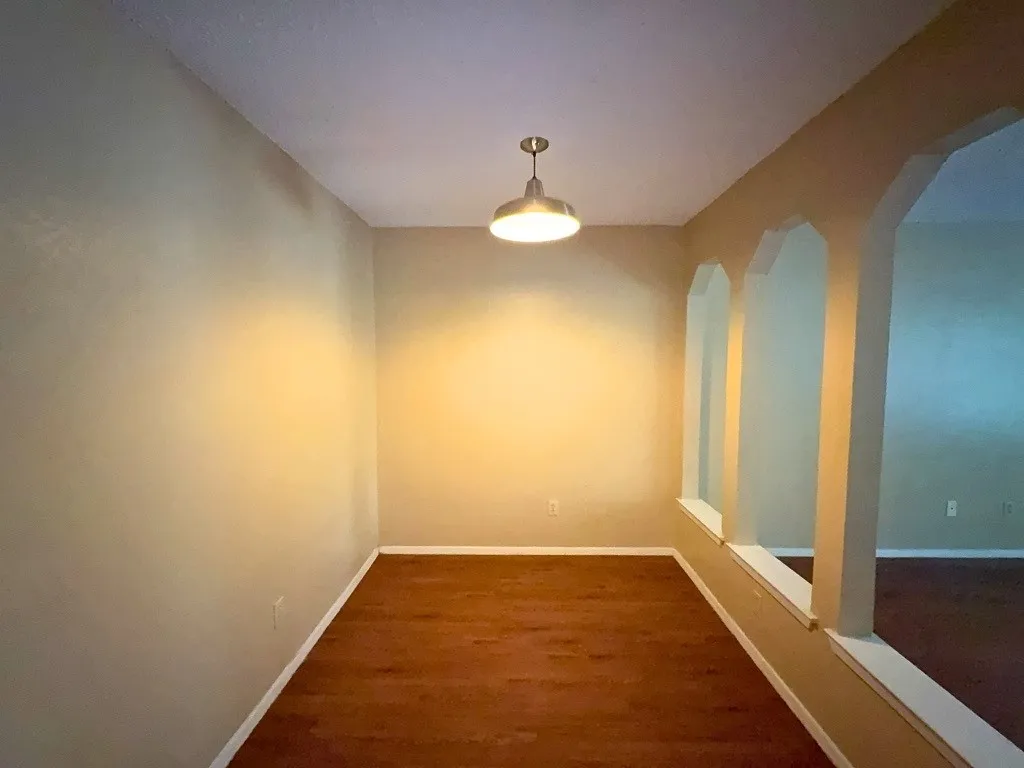 Apartment For Rent in Denton County , 219 Fry Street 10, Denton, Texas 76201, 2 Bedroom, 1 Bathroom, Garage spaces, 885 Sqft, built in 1980, Preowned, mls#21221221, Real Estate Agent in Denton, Homes For Rent in Denton county, Homes For Rent in Denton, Realtor in Denton Texas, Real Estate Brokerage Independent Realty Texas, Luminita Cordes Realtor