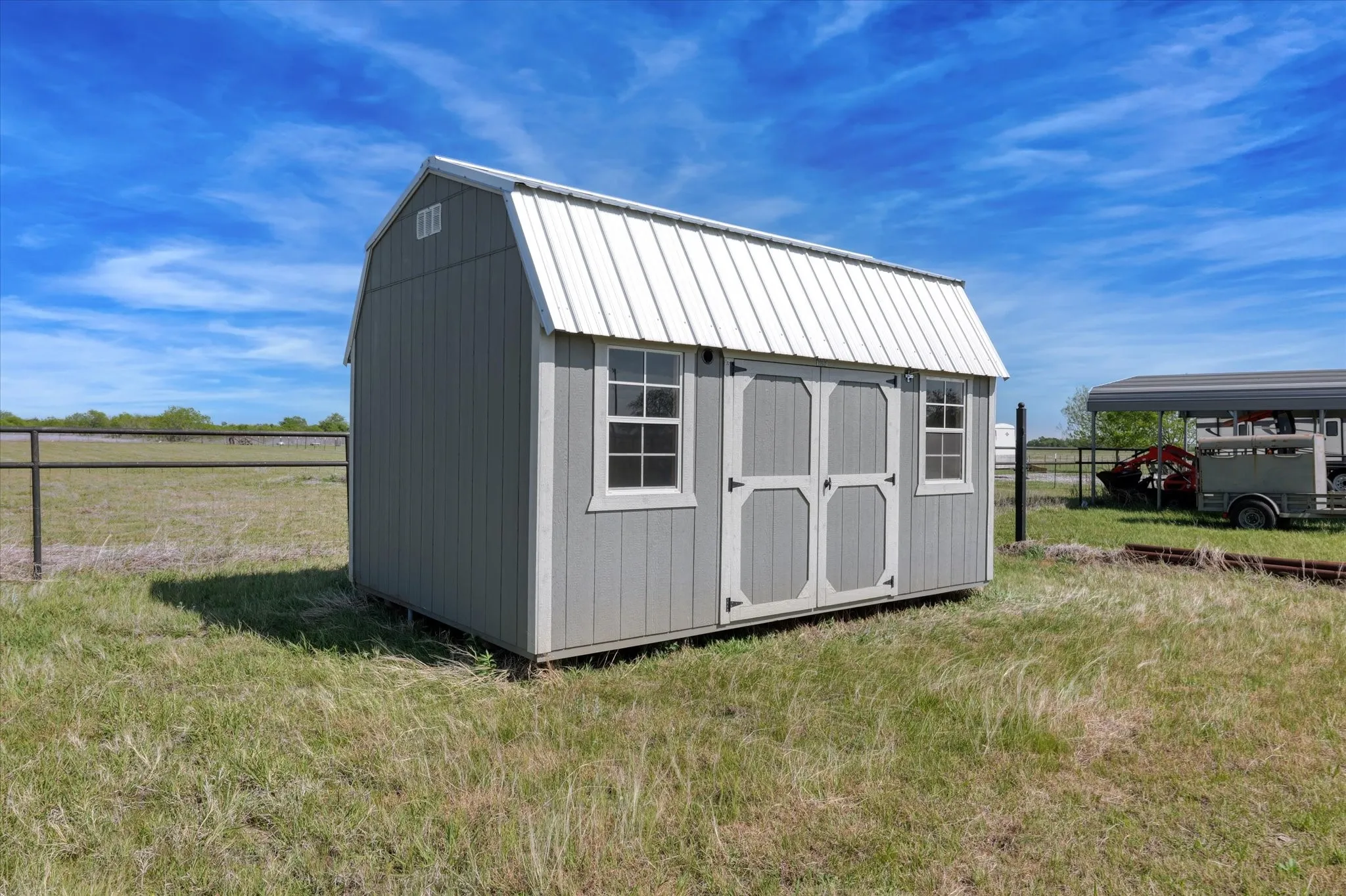 View of shed that stays with property.