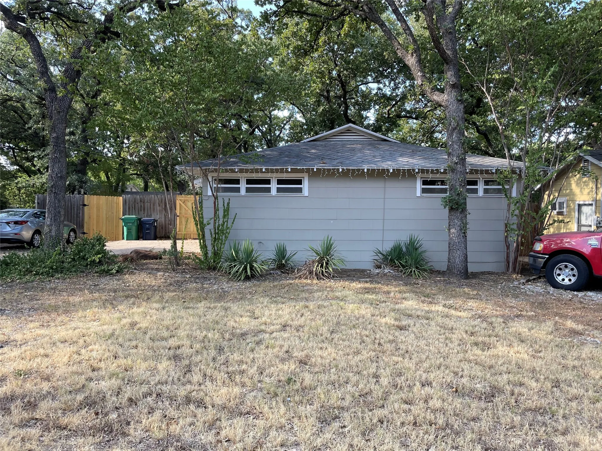 Multiple Parcels For Sale in Denton County , 1303 Fannin Street, Denton, Texas 76201, 9 Bedroom, 8 Bathroom, Garage spaces, 0 Sqft, built in 1963, Preowned, mls#21221228, Real Estate Agent in Denton, Homes For Sale in Denton county, Homes For Sale in Denton, Realtor in Denton Texas, Real Estate Brokerage Independent Realty Texas, Luminita Cordes Realtor