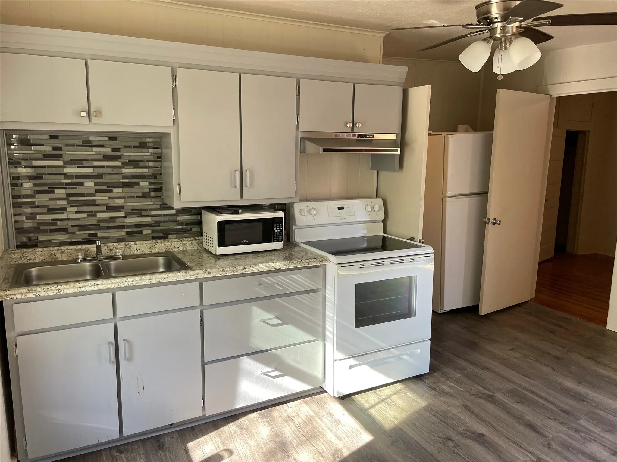 Multiple Parcels For Sale in Denton County , 1303 Fannin Street, Denton, Texas 76201, 9 Bedroom, 8 Bathroom, Garage spaces, 0 Sqft, built in 1963, Preowned, mls#21221228, Real Estate Agent in Denton, Homes For Sale in Denton county, Homes For Sale in Denton, Realtor in Denton Texas, Real Estate Brokerage Independent Realty Texas, Luminita Cordes Realtor