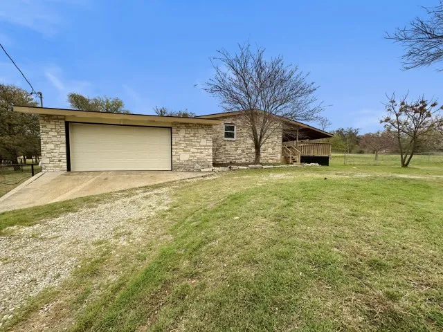 Single Family Residence For Sale in Bell County , 7121 Mcgregor Park Road, Temple, Texas 76502, 3 Bedroom, 2 Bathroom, 2 Garage spaces, 2,895 Sqft, built in 1951, Preowned, mls#21221240, Real Estate Agent in Temple, Homes For Sale in Bell county, Homes For Sale in Temple, Realtor in Temple Texas, Real Estate Brokerage Independent Realty Texas, Luminita Cordes Realtor