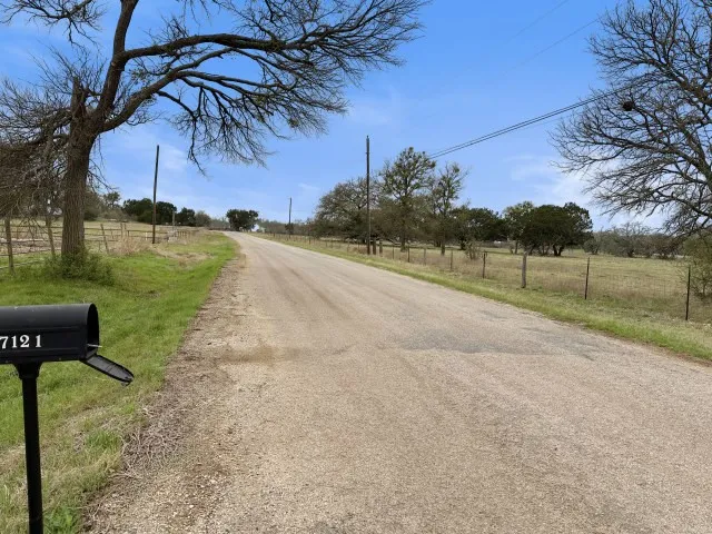Single Family Residence For Sale in Bell County , 7121 Mcgregor Park Road, Temple, Texas 76502, 3 Bedroom, 2 Bathroom, 2 Garage spaces, 2,895 Sqft, built in 1951, Preowned, mls#21221240, Real Estate Agent in Temple, Homes For Sale in Bell county, Homes For Sale in Temple, Realtor in Temple Texas, Real Estate Brokerage Independent Realty Texas, Luminita Cordes Realtor