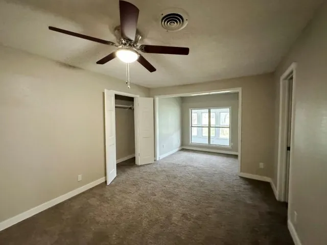Single Family Residence For Sale in Bell County , 7121 Mcgregor Park Road, Temple, Texas 76502, 3 Bedroom, 2 Bathroom, 2 Garage spaces, 2,895 Sqft, built in 1951, Preowned, mls#21221240, Real Estate Agent in Temple, Homes For Sale in Bell county, Homes For Sale in Temple, Realtor in Temple Texas, Real Estate Brokerage Independent Realty Texas, Luminita Cordes Realtor