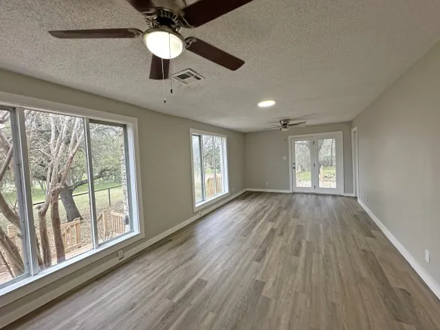 Single Family Residence For Sale in Bell County , 7121 Mcgregor Park Road, Temple, Texas 76502, 3 Bedroom, 2 Bathroom, 2 Garage spaces, 2,895 Sqft, built in 1951, Preowned, mls#21221240, Real Estate Agent in Temple, Homes For Sale in Bell county, Homes For Sale in Temple, Realtor in Temple Texas, Real Estate Brokerage Independent Realty Texas, Luminita Cordes Realtor