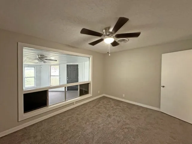 Single Family Residence For Sale in Bell County , 7121 Mcgregor Park Road, Temple, Texas 76502, 3 Bedroom, 2 Bathroom, 2 Garage spaces, 2,895 Sqft, built in 1951, Preowned, mls#21221240, Real Estate Agent in Temple, Homes For Sale in Bell county, Homes For Sale in Temple, Realtor in Temple Texas, Real Estate Brokerage Independent Realty Texas, Luminita Cordes Realtor