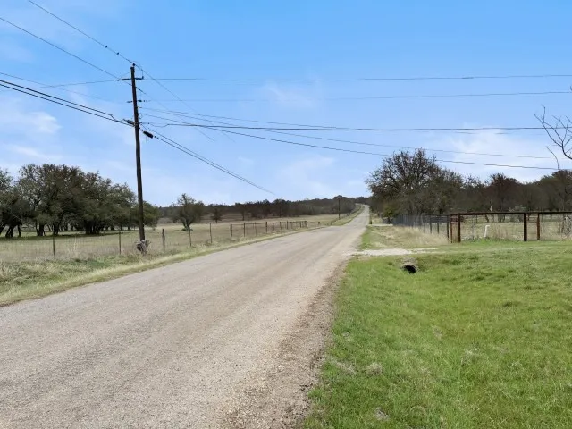 Single Family Residence For Sale in Bell County , 7121 Mcgregor Park Road, Temple, Texas 76502, 3 Bedroom, 2 Bathroom, 2 Garage spaces, 2,895 Sqft, built in 1951, Preowned, mls#21221240, Real Estate Agent in Temple, Homes For Sale in Bell county, Homes For Sale in Temple, Realtor in Temple Texas, Real Estate Brokerage Independent Realty Texas, Luminita Cordes Realtor