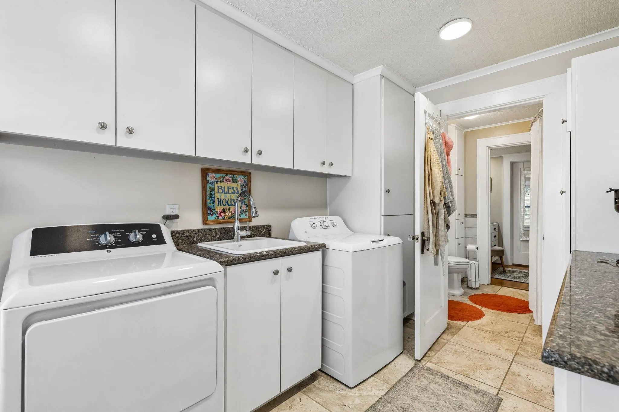 Single Family Residence For Sale in Tarrant County , 2235 Mistletoe Boulevard, Fort Worth, Texas 76110, 3 Bedroom, 2 Bathroom, Garage spaces, 1,924 Sqft, built in 1933, mls#21217888, Real Estate Agent in Fort Worth, Homes For Sale in Tarrant county, Homes For Sale in Fort Worth, Realtor in Fort Worth Texas, Real Estate Brokerage Independent Realty Texas, Luminita Cordes Realtor