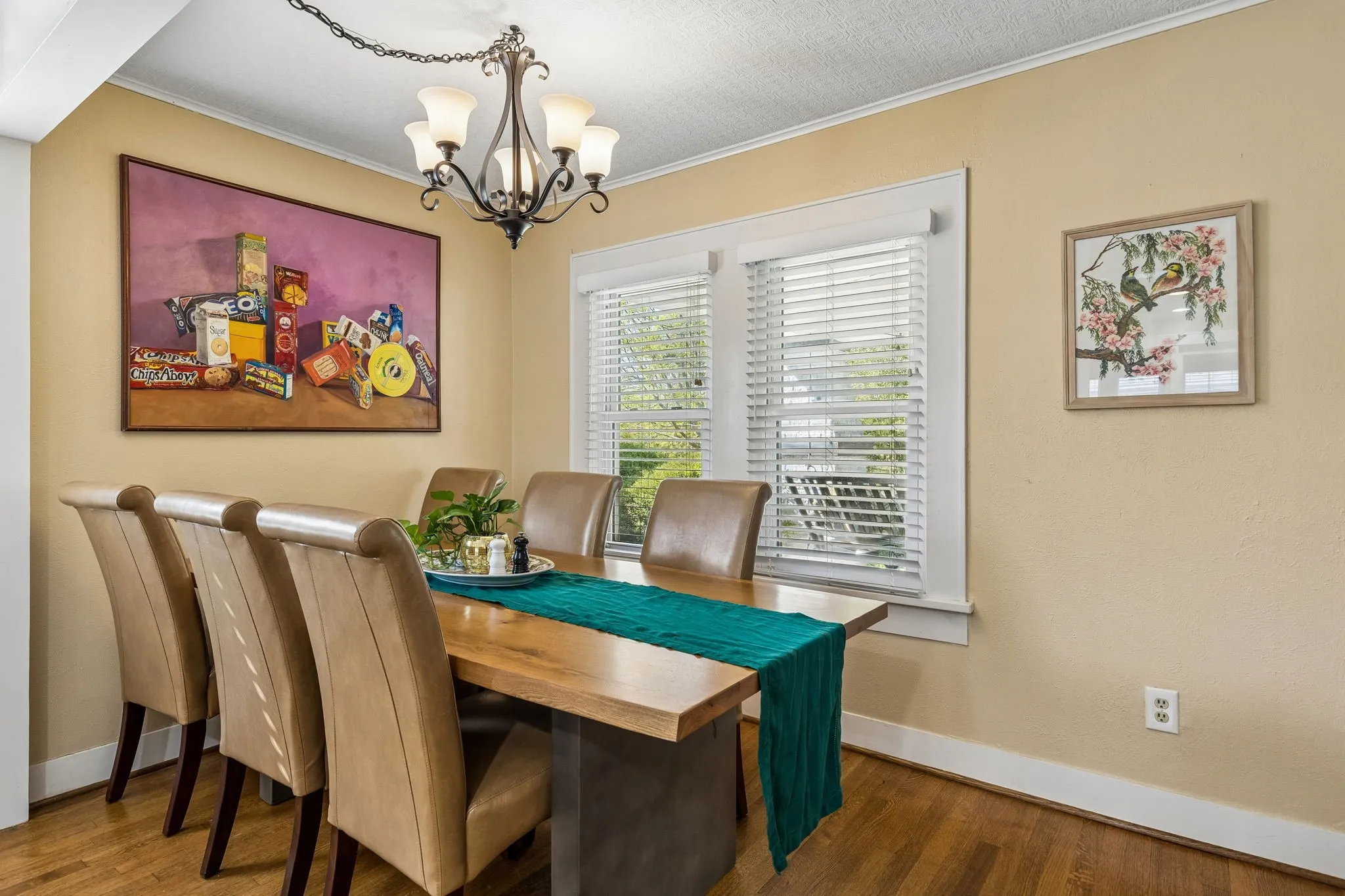 Single Family Residence For Sale in Tarrant County , 2235 Mistletoe Boulevard, Fort Worth, Texas 76110, 3 Bedroom, 2 Bathroom, Garage spaces, 1,924 Sqft, built in 1933, mls#21217888, Real Estate Agent in Fort Worth, Homes For Sale in Tarrant county, Homes For Sale in Fort Worth, Realtor in Fort Worth Texas, Real Estate Brokerage Independent Realty Texas, Luminita Cordes Realtor