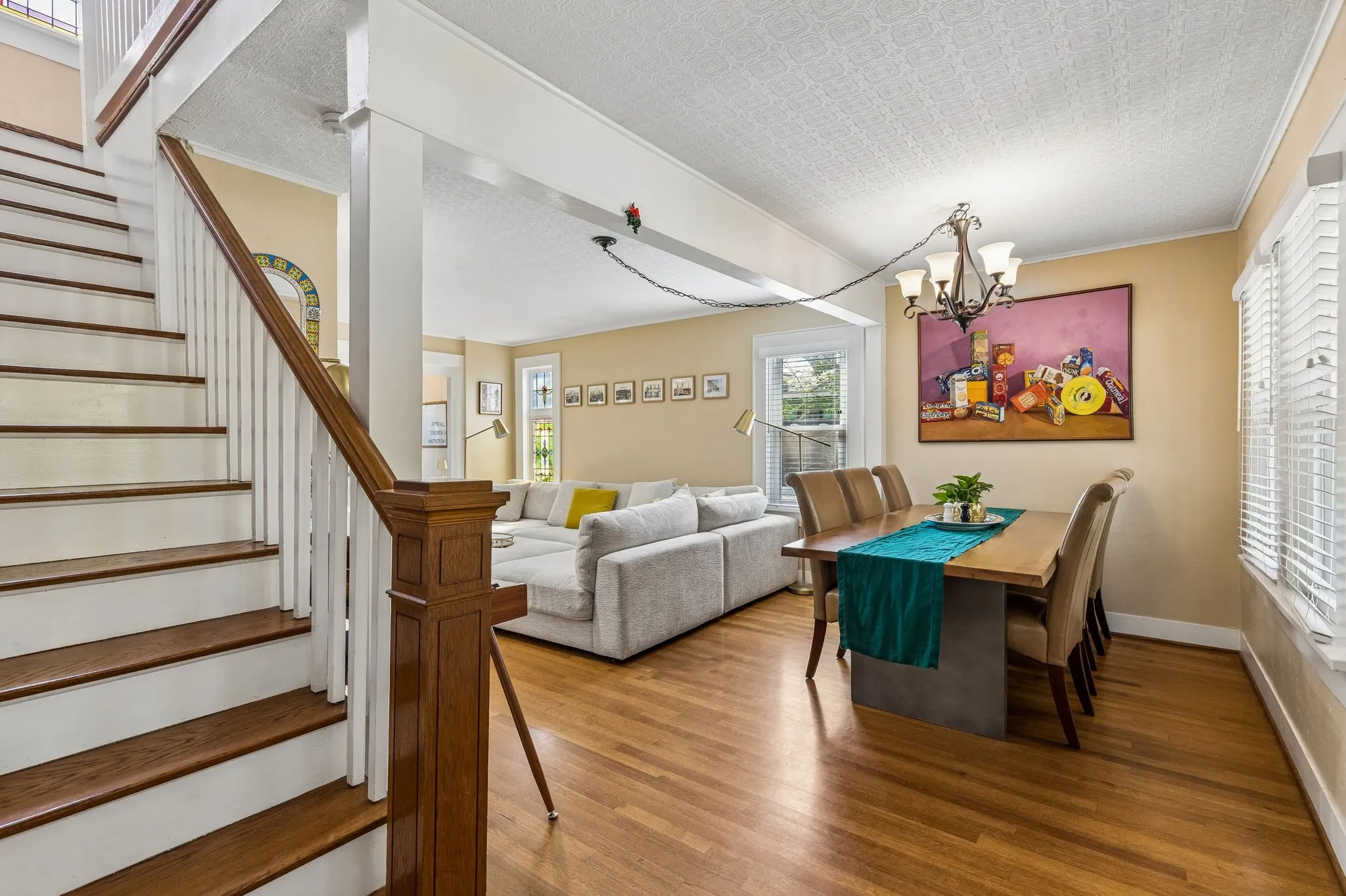 Single Family Residence For Sale in Tarrant County , 2235 Mistletoe Boulevard, Fort Worth, Texas 76110, 3 Bedroom, 2 Bathroom, Garage spaces, 1,924 Sqft, built in 1933, mls#21217888, Real Estate Agent in Fort Worth, Homes For Sale in Tarrant county, Homes For Sale in Fort Worth, Realtor in Fort Worth Texas, Real Estate Brokerage Independent Realty Texas, Luminita Cordes Realtor
