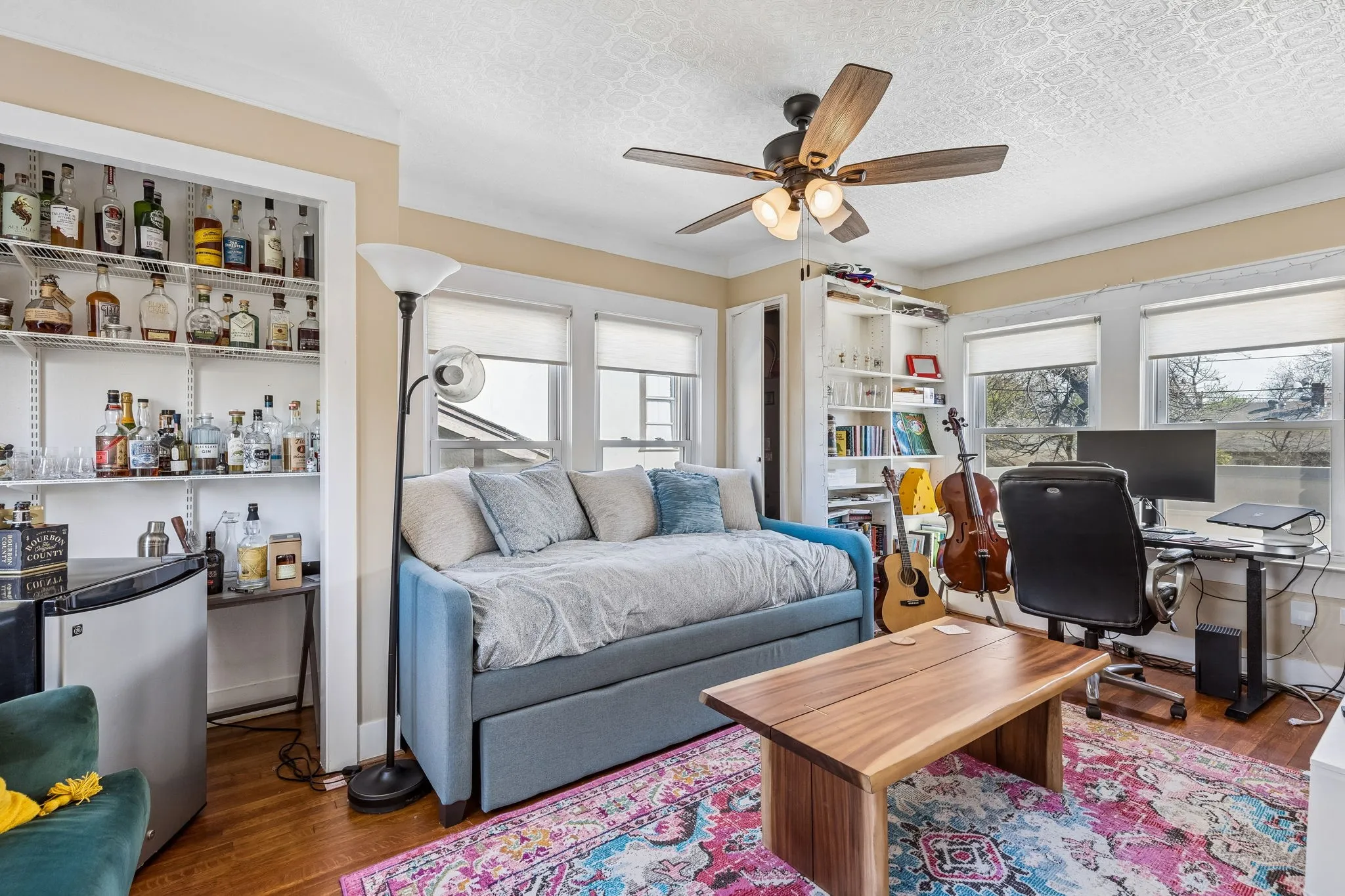 Single Family Residence For Sale in Tarrant County , 2235 Mistletoe Boulevard, Fort Worth, Texas 76110, 3 Bedroom, 2 Bathroom, Garage spaces, 1,924 Sqft, built in 1933, mls#21217888, Real Estate Agent in Fort Worth, Homes For Sale in Tarrant county, Homes For Sale in Fort Worth, Realtor in Fort Worth Texas, Real Estate Brokerage Independent Realty Texas, Luminita Cordes Realtor