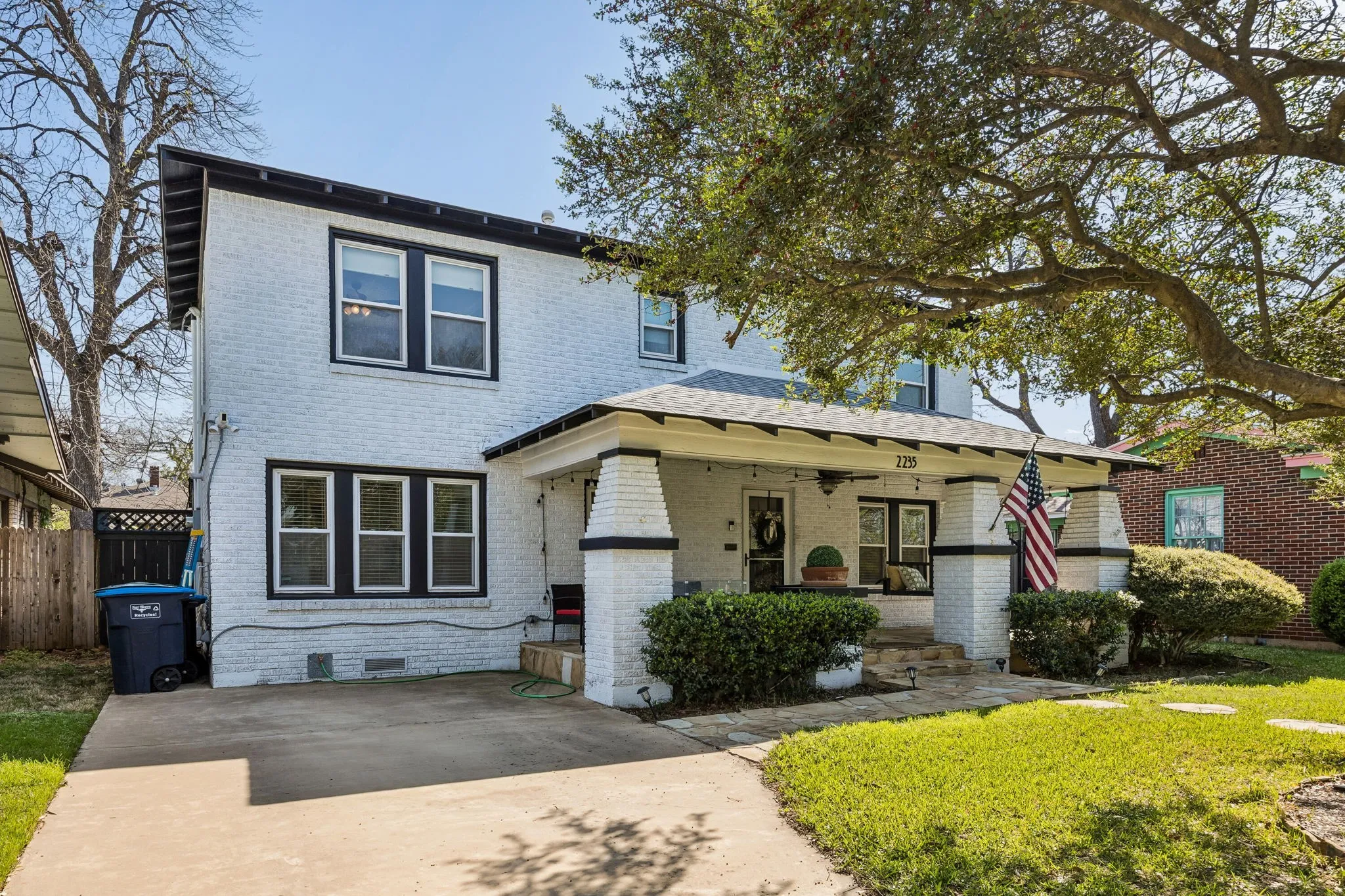 Single Family Residence For Sale in Tarrant County , 2235 Mistletoe Boulevard, Fort Worth, Texas 76110, 3 Bedroom, 2 Bathroom, Garage spaces, 1,924 Sqft, built in 1933, mls#21217888, Real Estate Agent in Fort Worth, Homes For Sale in Tarrant county, Homes For Sale in Fort Worth, Realtor in Fort Worth Texas, Real Estate Brokerage Independent Realty Texas, Luminita Cordes Realtor