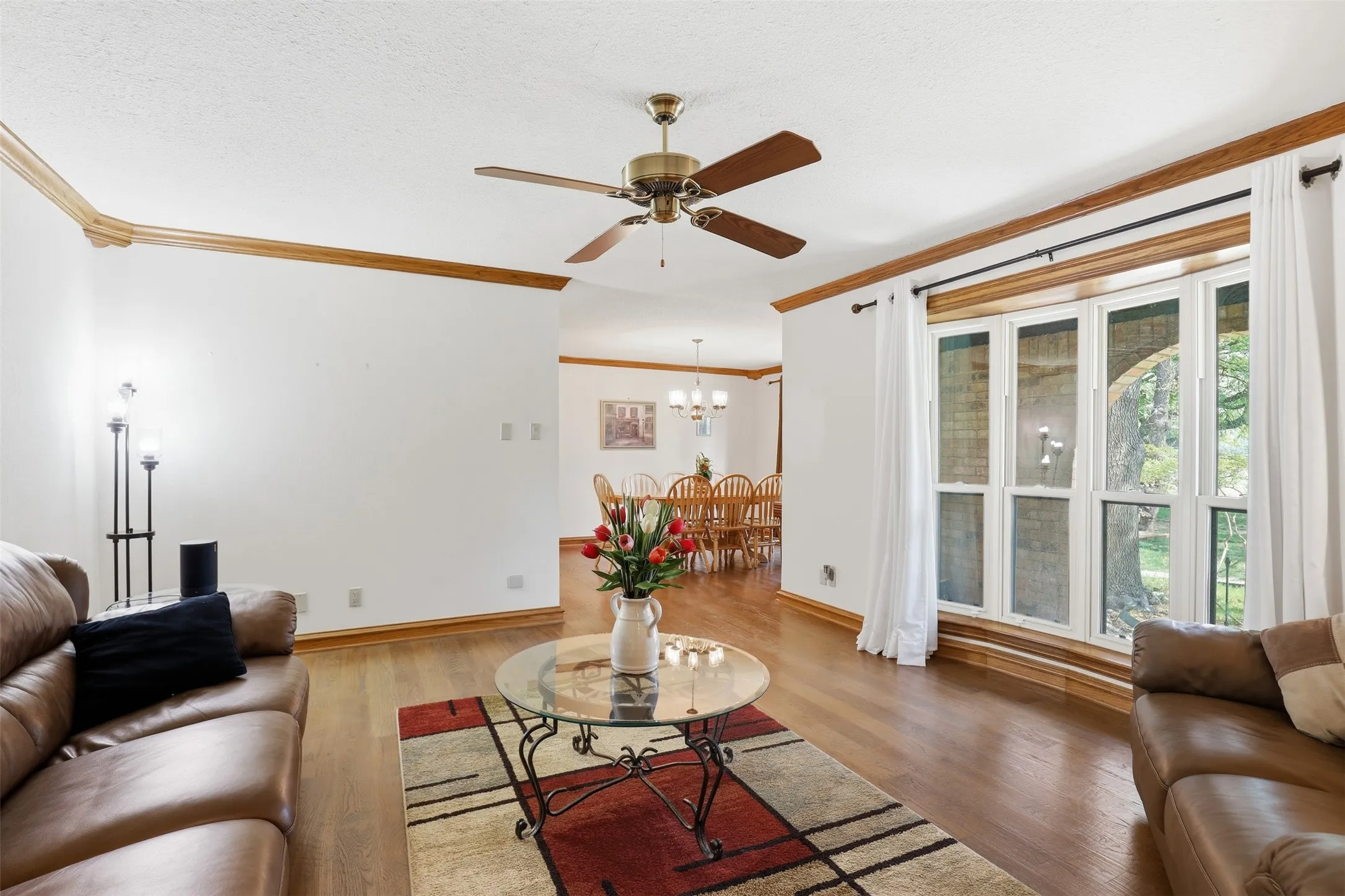 Single Family Residence For Sale in Parker County , 3000 Yucca Road, Willow Park, Texas 76087, 4 Bedroom, 4 Bathroom, 2 Garage spaces, 3,388 Sqft, built in 1979, mls#21219046, Real Estate Agent in Willow Park, Homes For Sale in Parker county, Homes For Sale in Willow Park, Realtor in Willow Park Texas, Real Estate Brokerage Independent Realty Texas, Luminita Cordes Realtor