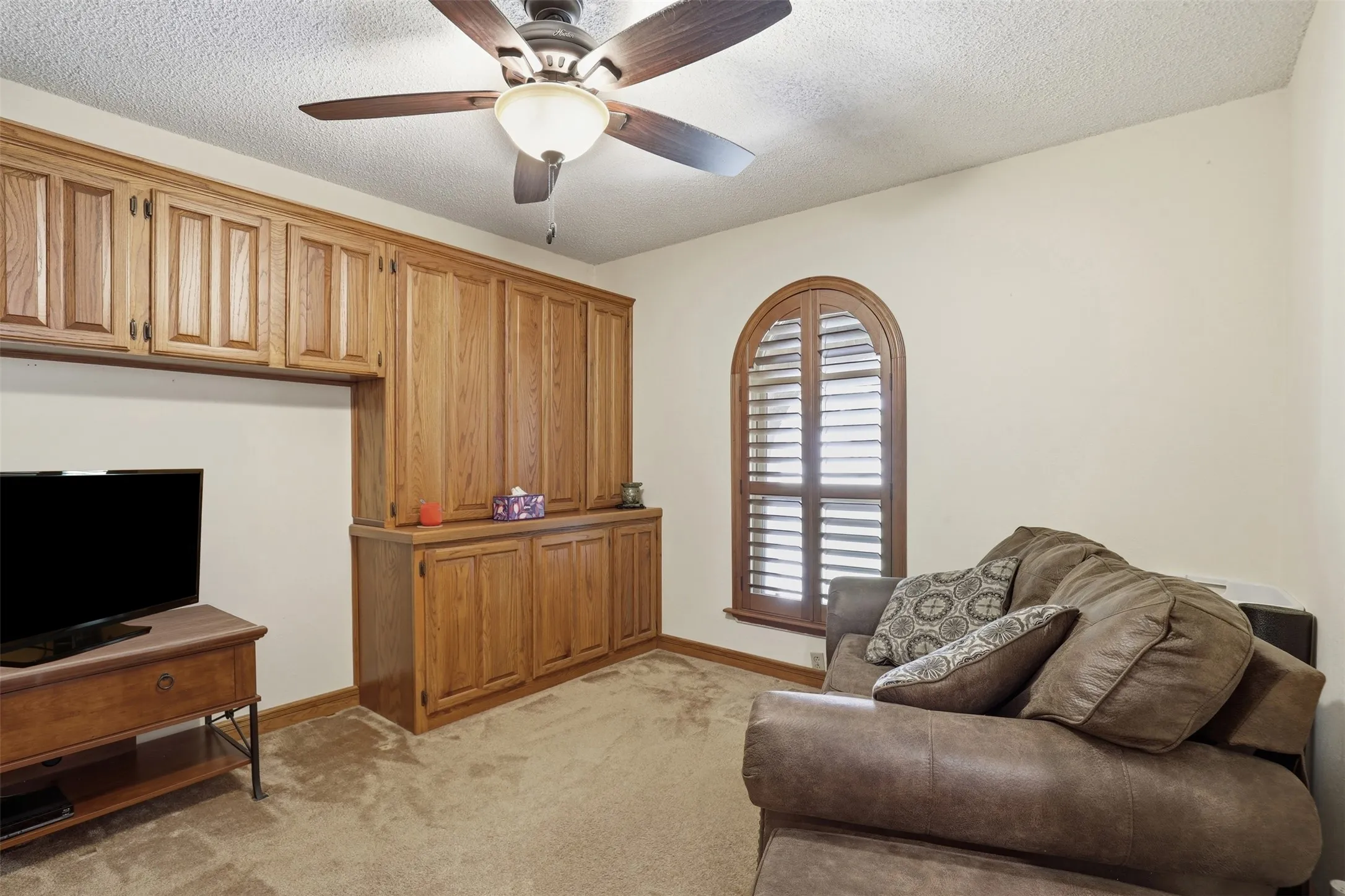 Single Family Residence For Sale in Parker County , 3000 Yucca Road, Willow Park, Texas 76087, 4 Bedroom, 4 Bathroom, 2 Garage spaces, 3,388 Sqft, built in 1979, mls#21219046, Real Estate Agent in Willow Park, Homes For Sale in Parker county, Homes For Sale in Willow Park, Realtor in Willow Park Texas, Real Estate Brokerage Independent Realty Texas, Luminita Cordes Realtor