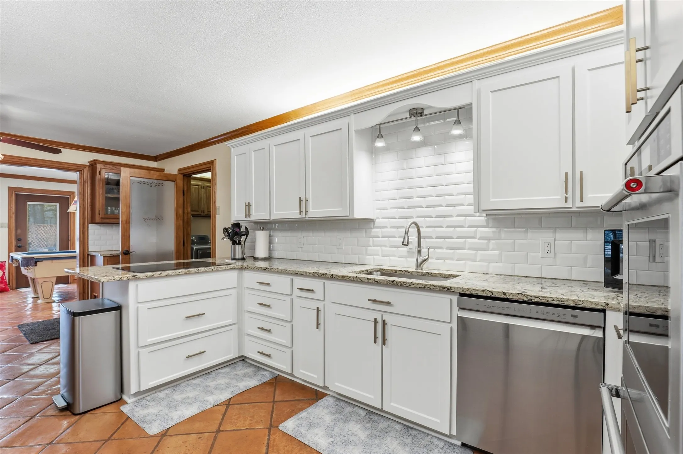 Single Family Residence For Sale in Parker County , 3000 Yucca Road, Willow Park, Texas 76087, 4 Bedroom, 4 Bathroom, 2 Garage spaces, 3,388 Sqft, built in 1979, mls#21219046, Real Estate Agent in Willow Park, Homes For Sale in Parker county, Homes For Sale in Willow Park, Realtor in Willow Park Texas, Real Estate Brokerage Independent Realty Texas, Luminita Cordes Realtor