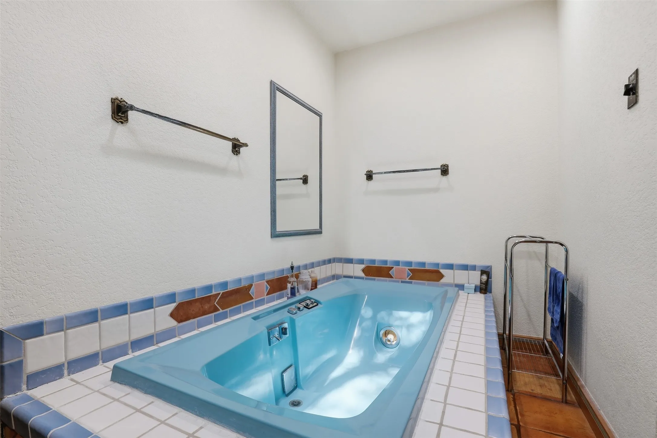 Single Family Residence For Sale in Parker County , 3000 Yucca Road, Willow Park, Texas 76087, 4 Bedroom, 4 Bathroom, 2 Garage spaces, 3,388 Sqft, built in 1979, mls#21219046, Real Estate Agent in Willow Park, Homes For Sale in Parker county, Homes For Sale in Willow Park, Realtor in Willow Park Texas, Real Estate Brokerage Independent Realty Texas, Luminita Cordes Realtor
