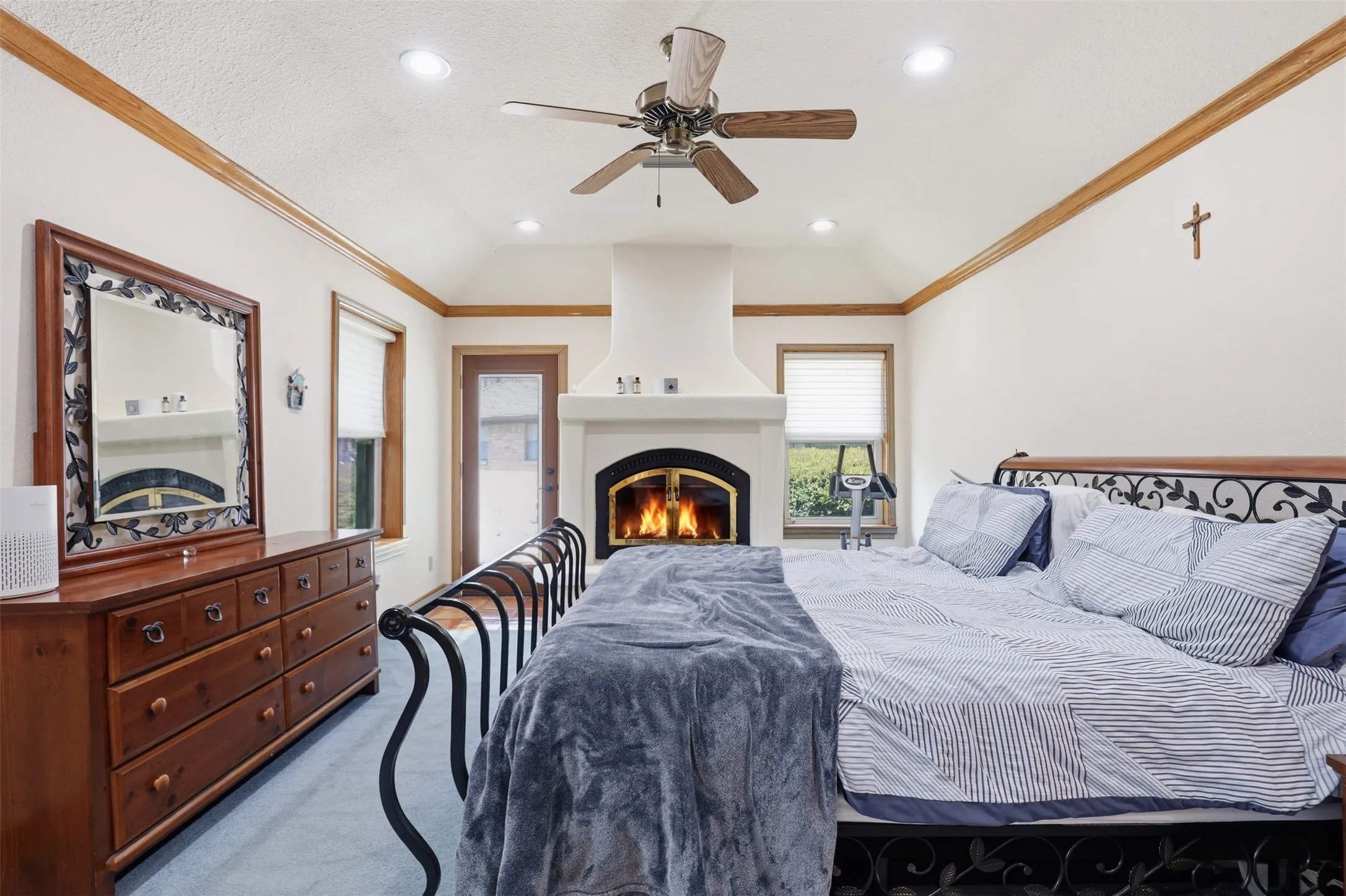 Single Family Residence For Sale in Parker County , 3000 Yucca Road, Willow Park, Texas 76087, 4 Bedroom, 4 Bathroom, 2 Garage spaces, 3,388 Sqft, built in 1979, mls#21219046, Real Estate Agent in Willow Park, Homes For Sale in Parker county, Homes For Sale in Willow Park, Realtor in Willow Park Texas, Real Estate Brokerage Independent Realty Texas, Luminita Cordes Realtor