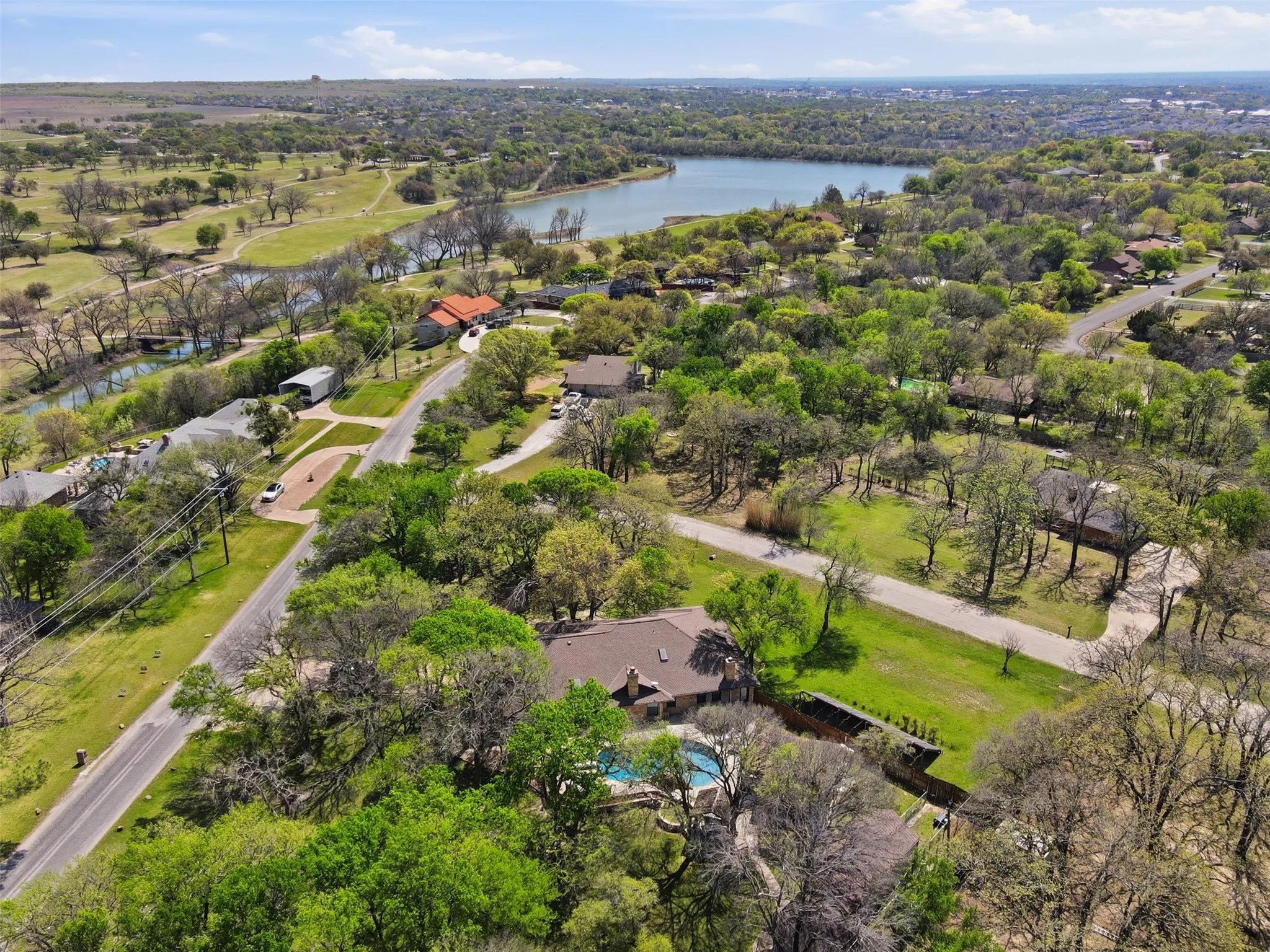 Single Family Residence For Sale in Parker County , 3000 Yucca Road, Willow Park, Texas 76087, 4 Bedroom, 4 Bathroom, 2 Garage spaces, 3,388 Sqft, built in 1979, mls#21219046, Real Estate Agent in Willow Park, Homes For Sale in Parker county, Homes For Sale in Willow Park, Realtor in Willow Park Texas, Real Estate Brokerage Independent Realty Texas, Luminita Cordes Realtor