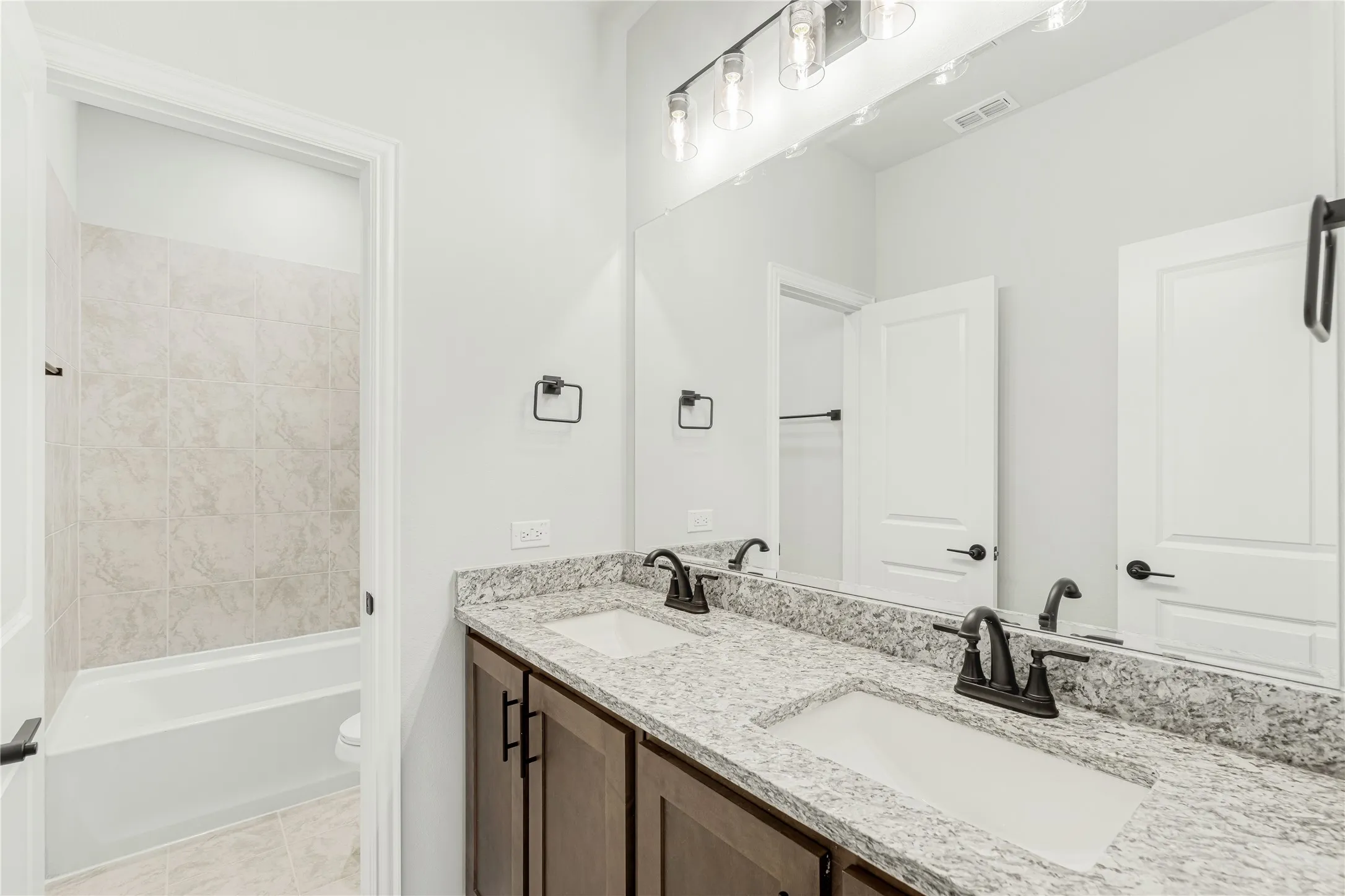 Single Family Residence For Sale in Denton County , 158 Creekside Drive, Sanger, Texas 76266, 4 Bedroom, 3 Bathroom, 2 Garage spaces, 3,430 Sqft, built in 2026, New Construction - Incomplete, mls#21221151, Real Estate Agent in Sanger, Homes For Sale in Denton county, Homes For Sale in Sanger, Realtor in Sanger Texas, Real Estate Brokerage Independent Realty Texas, Luminita Cordes Realtor