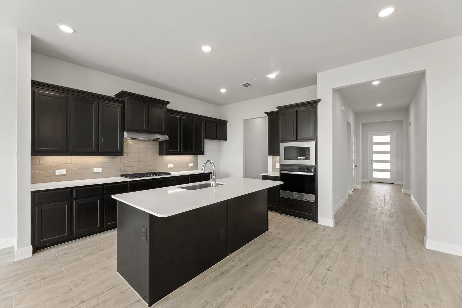 1121 Nighthawk-Kitchen-2