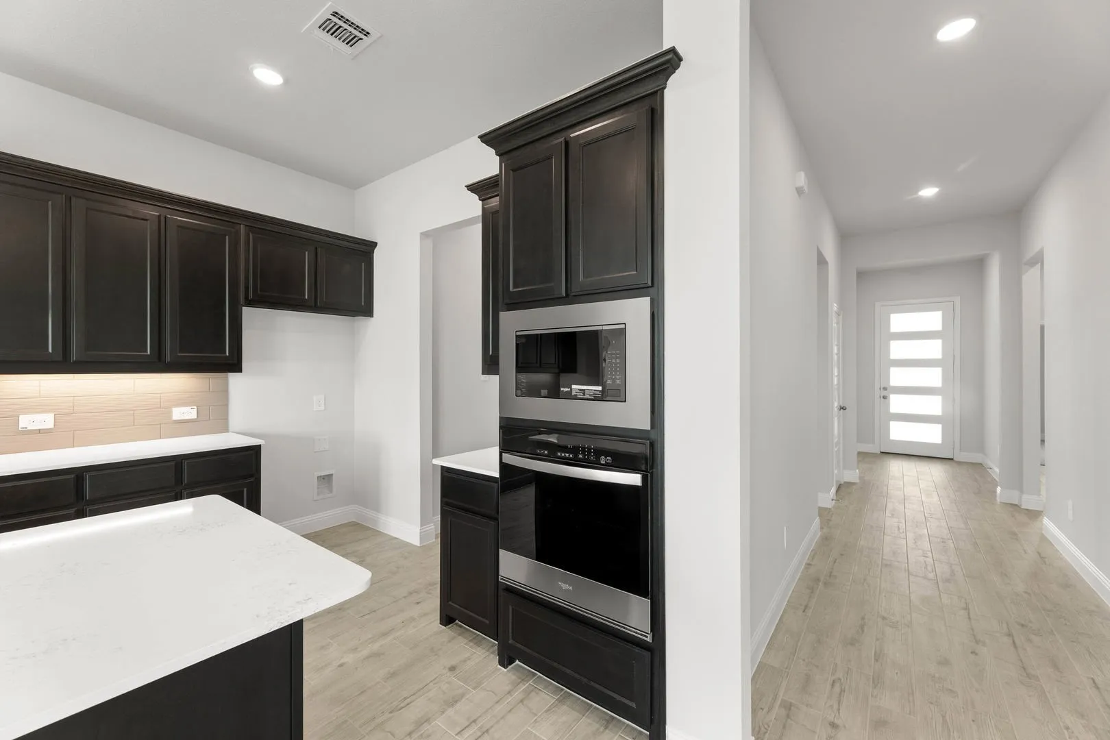 1121 Nighthawk-Kitchen-4
