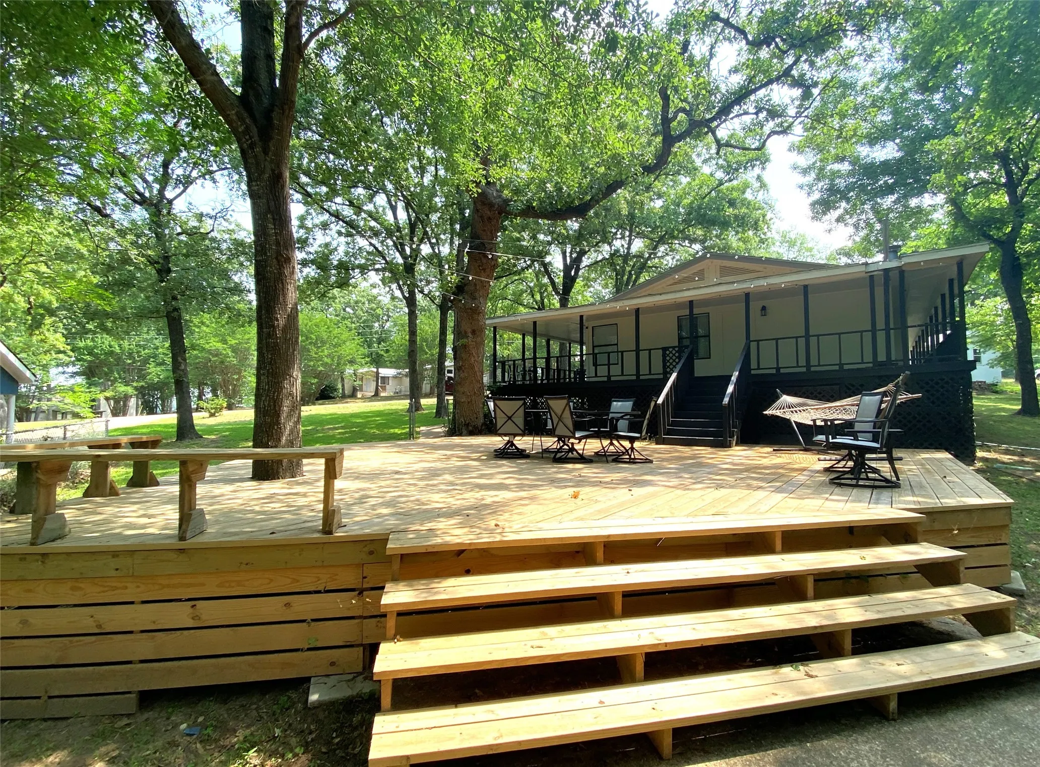 Single Family Residence For Sale in Henderson County , 184 Beachwood Drive, Mabank, Texas 75156, 3 Bedroom, 2 Bathroom, Garage spaces, 1,456 Sqft, built in 1988, mls#21220726, Real Estate Agent in Mabank, Homes For Sale in Henderson county, Homes For Sale in Mabank, Realtor in Mabank Texas, Real Estate Brokerage Independent Realty Texas, Luminita Cordes Realtor