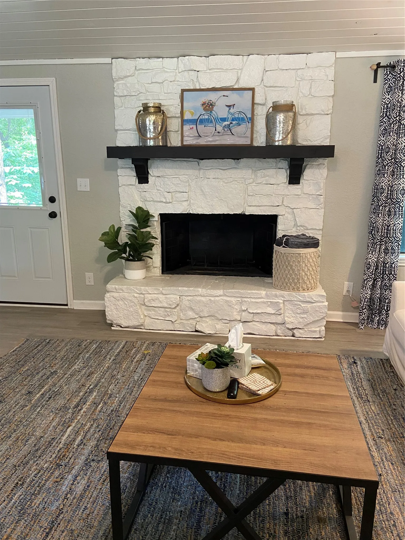 Single Family Residence For Sale in Henderson County , 184 Beachwood Drive, Mabank, Texas 75156, 3 Bedroom, 2 Bathroom, Garage spaces, 1,456 Sqft, built in 1988, mls#21220726, Real Estate Agent in Mabank, Homes For Sale in Henderson county, Homes For Sale in Mabank, Realtor in Mabank Texas, Real Estate Brokerage Independent Realty Texas, Luminita Cordes Realtor