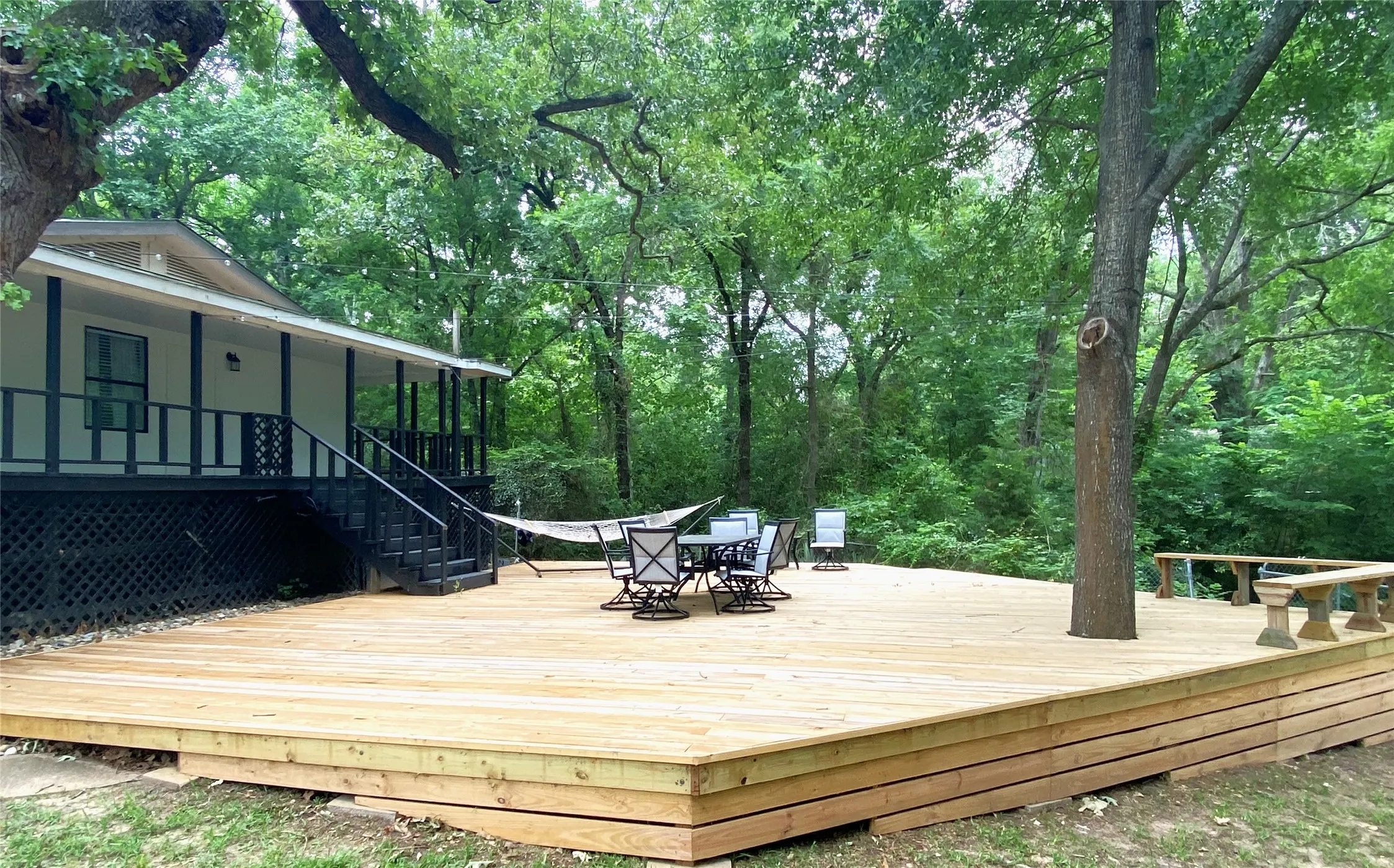 Single Family Residence For Sale in Henderson County , 184 Beachwood Drive, Mabank, Texas 75156, 3 Bedroom, 2 Bathroom, Garage spaces, 1,456 Sqft, built in 1988, mls#21220726, Real Estate Agent in Mabank, Homes For Sale in Henderson county, Homes For Sale in Mabank, Realtor in Mabank Texas, Real Estate Brokerage Independent Realty Texas, Luminita Cordes Realtor