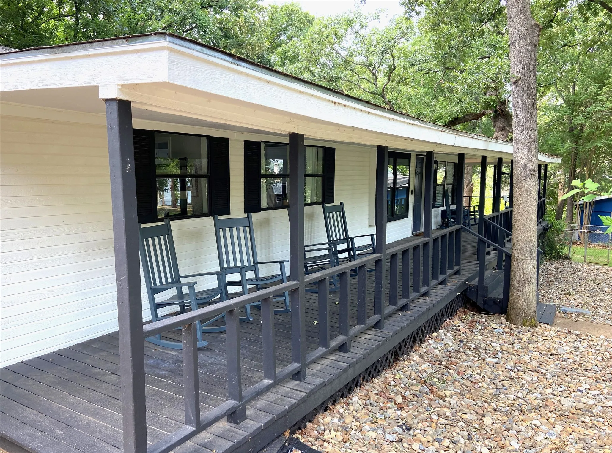 Single Family Residence For Sale in Henderson County , 184 Beachwood Drive, Mabank, Texas 75156, 3 Bedroom, 2 Bathroom, Garage spaces, 1,456 Sqft, built in 1988, mls#21220726, Real Estate Agent in Mabank, Homes For Sale in Henderson county, Homes For Sale in Mabank, Realtor in Mabank Texas, Real Estate Brokerage Independent Realty Texas, Luminita Cordes Realtor
