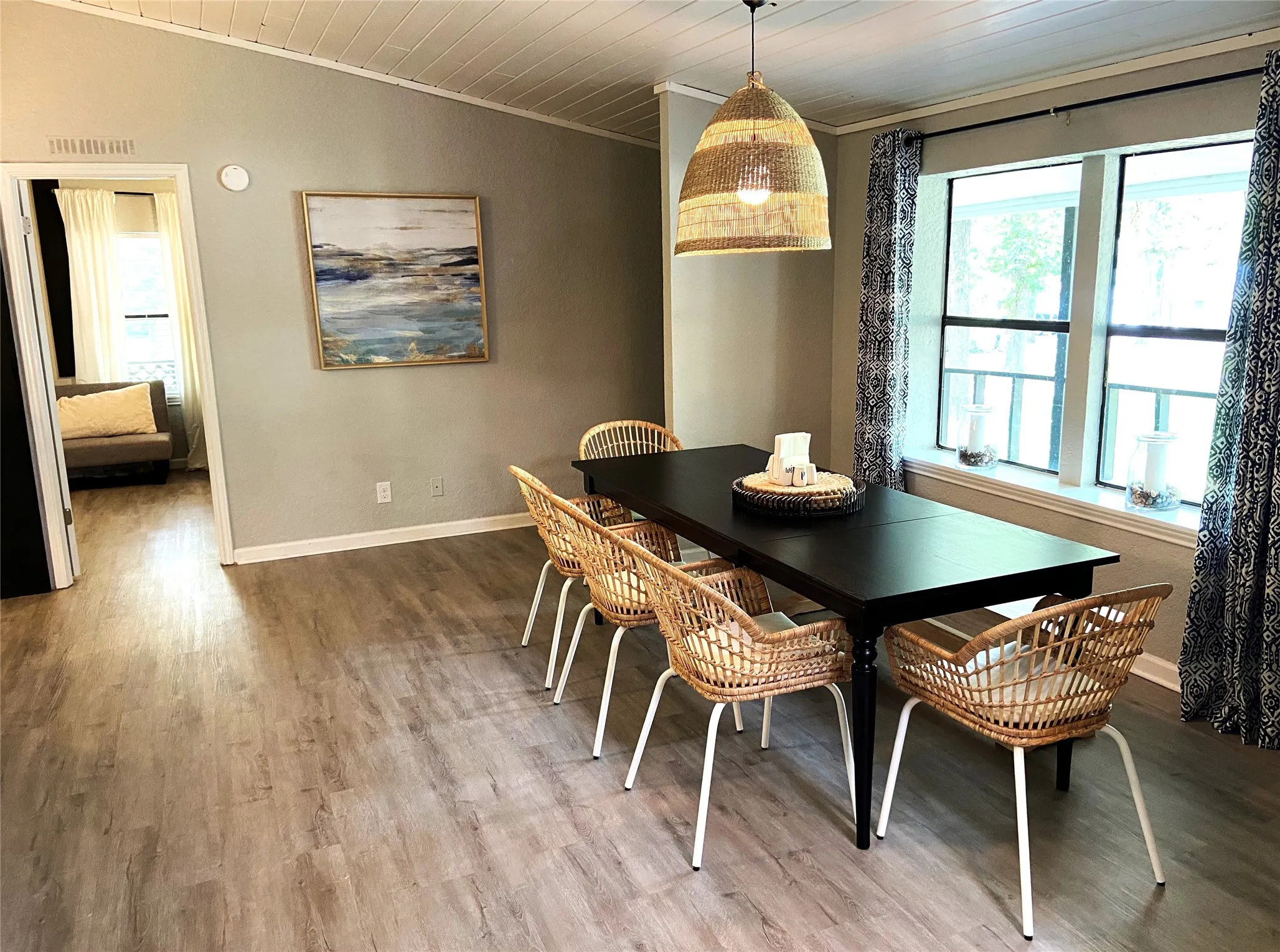 Single Family Residence For Sale in Henderson County , 184 Beachwood Drive, Mabank, Texas 75156, 3 Bedroom, 2 Bathroom, Garage spaces, 1,456 Sqft, built in 1988, mls#21220726, Real Estate Agent in Mabank, Homes For Sale in Henderson county, Homes For Sale in Mabank, Realtor in Mabank Texas, Real Estate Brokerage Independent Realty Texas, Luminita Cordes Realtor