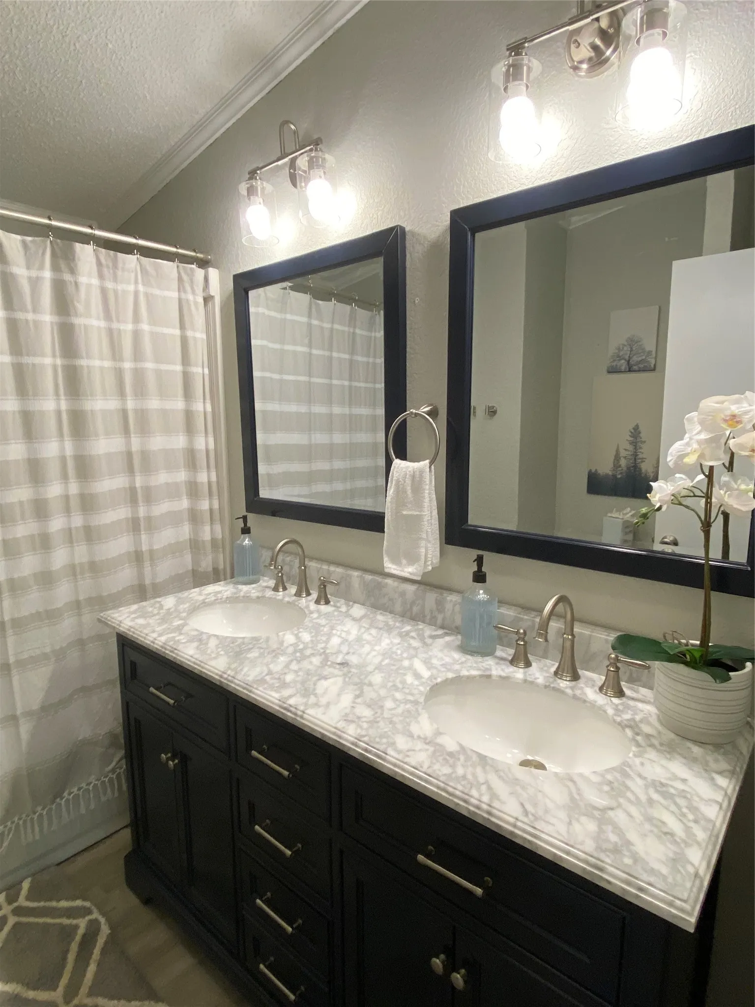 Single Family Residence For Sale in Henderson County , 184 Beachwood Drive, Mabank, Texas 75156, 3 Bedroom, 2 Bathroom, Garage spaces, 1,456 Sqft, built in 1988, mls#21220726, Real Estate Agent in Mabank, Homes For Sale in Henderson county, Homes For Sale in Mabank, Realtor in Mabank Texas, Real Estate Brokerage Independent Realty Texas, Luminita Cordes Realtor
