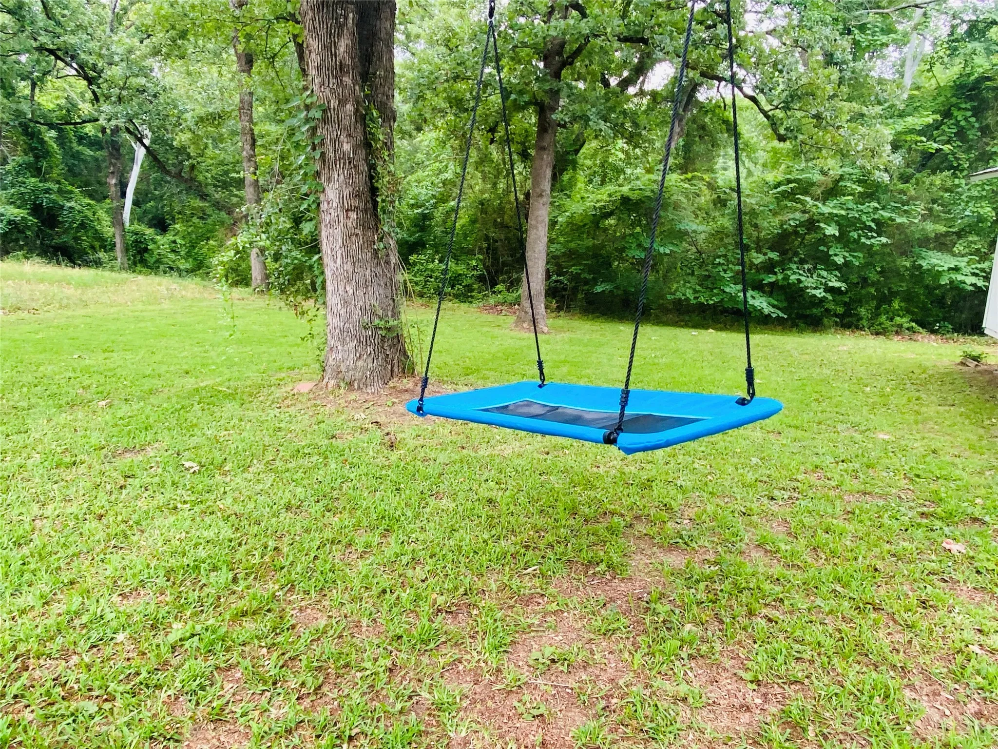 Single Family Residence For Sale in Henderson County , 184 Beachwood Drive, Mabank, Texas 75156, 3 Bedroom, 2 Bathroom, Garage spaces, 1,456 Sqft, built in 1988, mls#21220726, Real Estate Agent in Mabank, Homes For Sale in Henderson county, Homes For Sale in Mabank, Realtor in Mabank Texas, Real Estate Brokerage Independent Realty Texas, Luminita Cordes Realtor