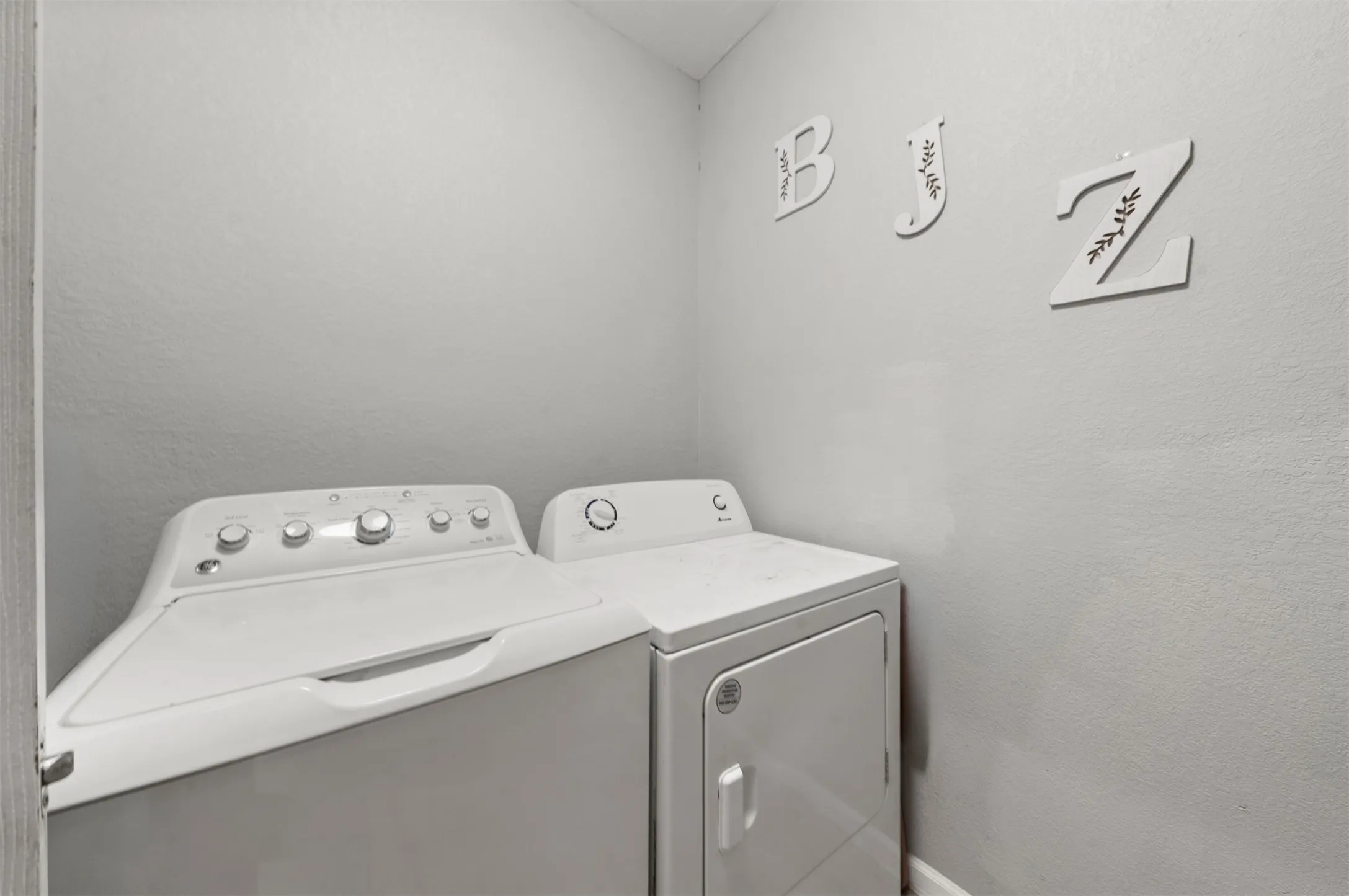 Single Family Residence For Sale in Mc Lennan County , 205 Dallas Street, Waco, Texas 76704, 3 Bedroom, 1 Bathroom, Garage spaces, 1,224 Sqft, built in 1910, Preowned, mls#21221268, Real Estate Agent in Waco, Homes For Sale in Mc Lennan county, Homes For Sale in Waco, Realtor in Waco Texas, Real Estate Brokerage Independent Realty Texas, Luminita Cordes Realtor