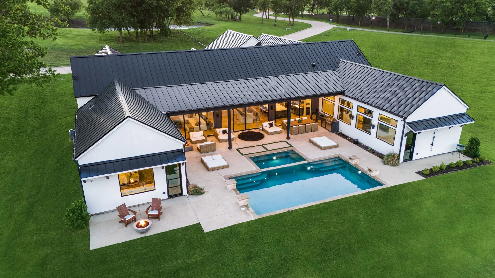 Single Family Residence For Sale in Kaufman County , 1129 Beacon Shore Road, Kemp, Texas 75143, 4 Bedrooms, 4 Bathrooms, 3 Garage spaces, 4,095 Sqft, built in 2022, Preowned, Price $2,500,000, mls#21220365, Real Estate Agent in Kemp, Homes For Sale in Kaufman county, Homes For Sale in Kemp, Realtor in Kemp Texas, Real Estate Brokerage Independent Realty Texas, Luminita Cordes Realtor
