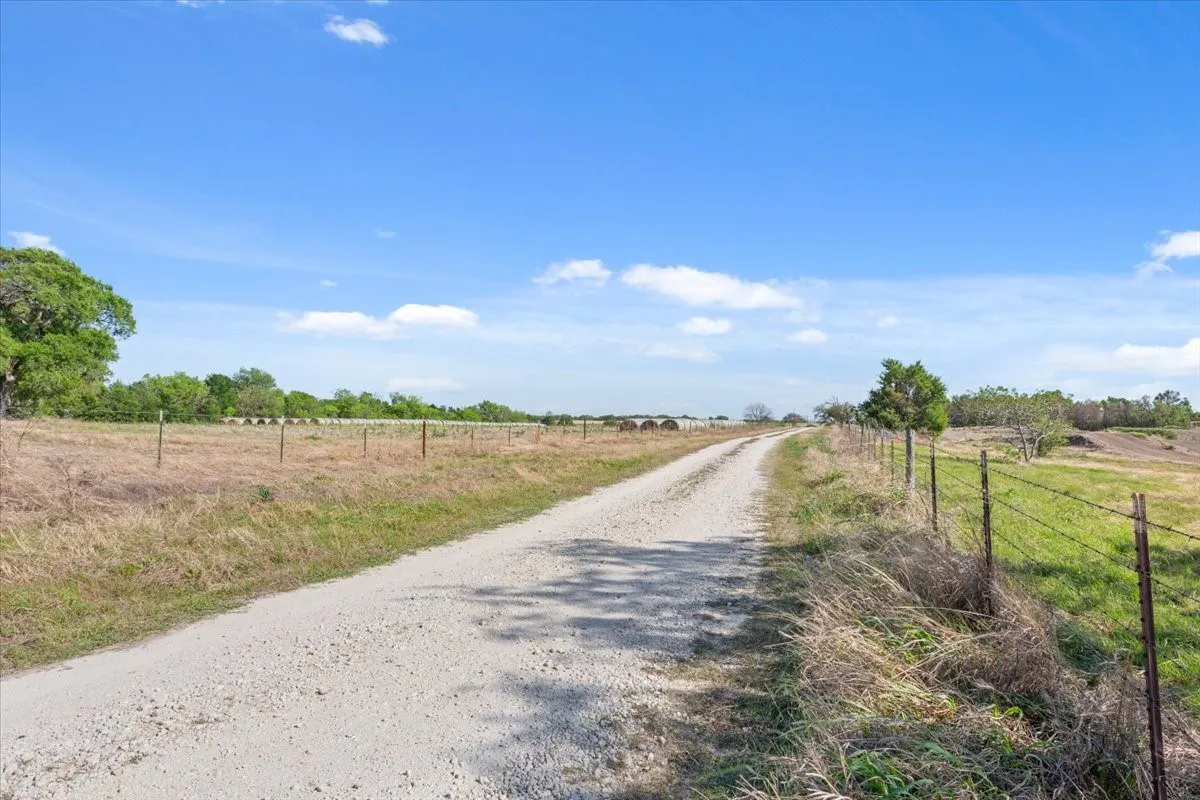 Farm For Sale in Mc Lennan County , 276 Circle P Lane, Riesel, Texas 76682, 2 Bedroom, 2 Bathroom, 2 Garage spaces, 1,552 Sqft, built in 1968, mls#21221392, Real Estate Agent in Riesel, Homes For Sale in Mc Lennan county, Homes For Sale in Riesel, Realtor in Riesel Texas, Real Estate Brokerage Independent Realty Texas, Luminita Cordes Realtor