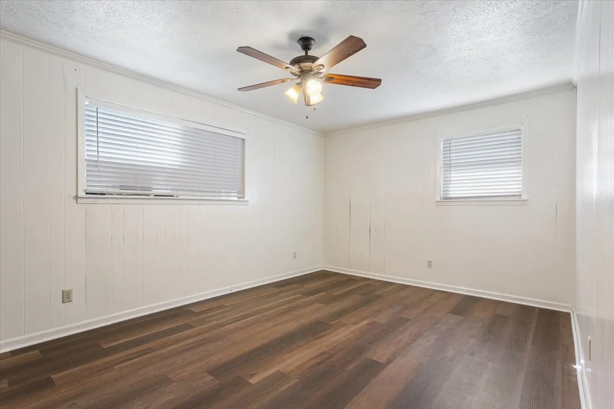 Farm For Sale in Mc Lennan County , 276 Circle P Lane, Riesel, Texas 76682, 2 Bedroom, 2 Bathroom, 2 Garage spaces, 1,552 Sqft, built in 1968, mls#21221392, Real Estate Agent in Riesel, Homes For Sale in Mc Lennan county, Homes For Sale in Riesel, Realtor in Riesel Texas, Real Estate Brokerage Independent Realty Texas, Luminita Cordes Realtor