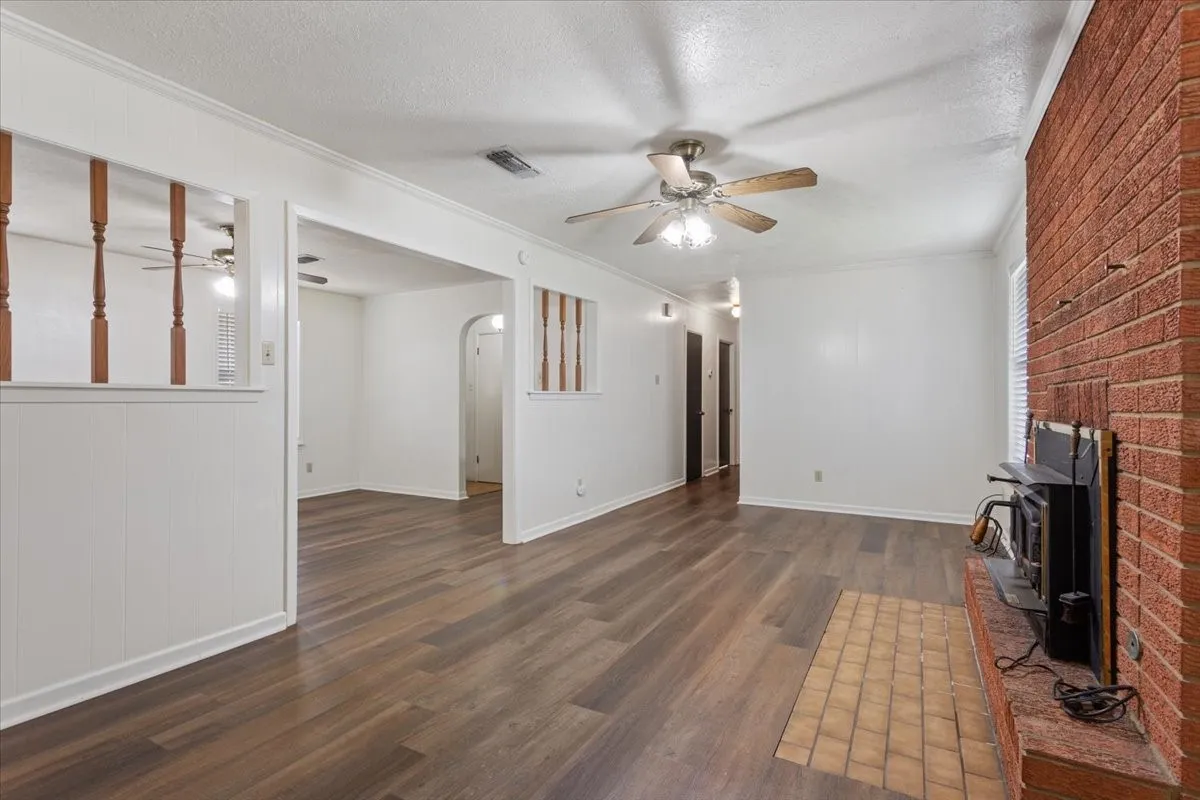 Farm For Sale in Mc Lennan County , 276 Circle P Lane, Riesel, Texas 76682, 2 Bedroom, 2 Bathroom, 2 Garage spaces, 1,552 Sqft, built in 1968, mls#21221392, Real Estate Agent in Riesel, Homes For Sale in Mc Lennan county, Homes For Sale in Riesel, Realtor in Riesel Texas, Real Estate Brokerage Independent Realty Texas, Luminita Cordes Realtor