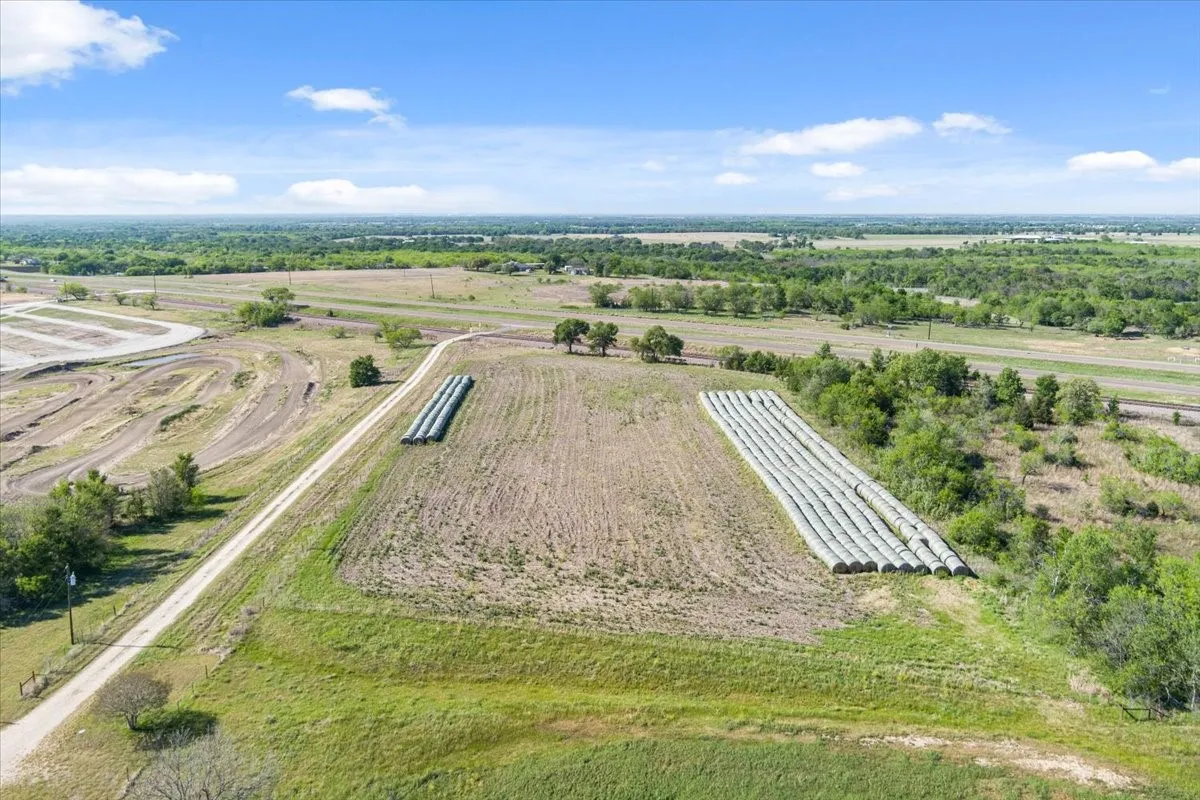 Farm For Sale in Mc Lennan County , 276 Circle P Lane, Riesel, Texas 76682, 2 Bedroom, 2 Bathroom, 2 Garage spaces, 1,552 Sqft, built in 1968, mls#21221392, Real Estate Agent in Riesel, Homes For Sale in Mc Lennan county, Homes For Sale in Riesel, Realtor in Riesel Texas, Real Estate Brokerage Independent Realty Texas, Luminita Cordes Realtor