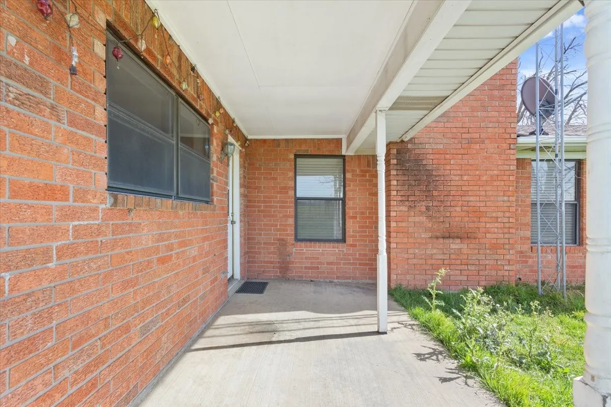 Farm For Sale in Mc Lennan County , 276 Circle P Lane, Riesel, Texas 76682, 2 Bedroom, 2 Bathroom, 2 Garage spaces, 1,552 Sqft, built in 1968, mls#21221392, Real Estate Agent in Riesel, Homes For Sale in Mc Lennan county, Homes For Sale in Riesel, Realtor in Riesel Texas, Real Estate Brokerage Independent Realty Texas, Luminita Cordes Realtor