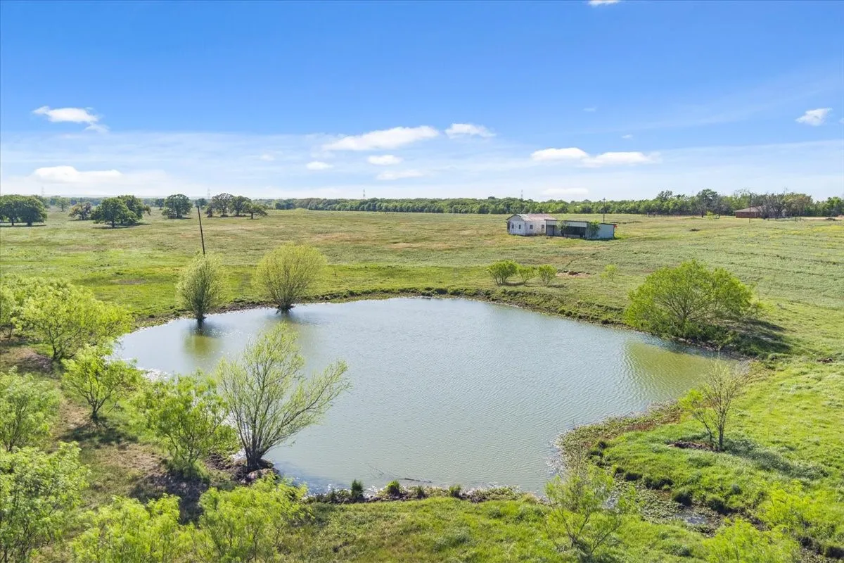 Farm For Sale in Mc Lennan County , 276 Circle P Lane, Riesel, Texas 76682, 2 Bedroom, 2 Bathroom, 2 Garage spaces, 1,552 Sqft, built in 1968, mls#21221392, Real Estate Agent in Riesel, Homes For Sale in Mc Lennan county, Homes For Sale in Riesel, Realtor in Riesel Texas, Real Estate Brokerage Independent Realty Texas, Luminita Cordes Realtor