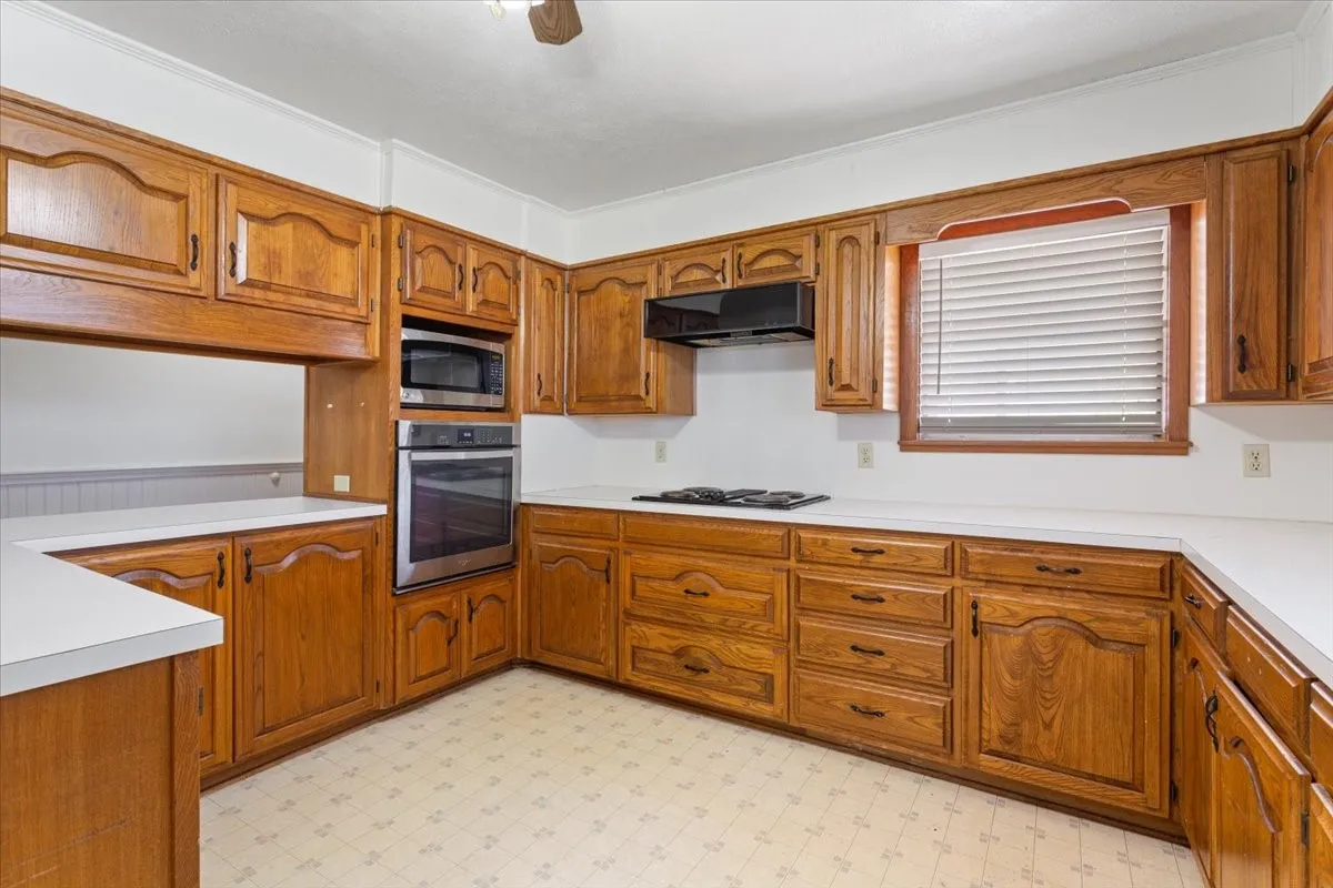 Farm For Sale in Mc Lennan County , 276 Circle P Lane, Riesel, Texas 76682, 2 Bedroom, 2 Bathroom, 2 Garage spaces, 1,552 Sqft, built in 1968, mls#21221392, Real Estate Agent in Riesel, Homes For Sale in Mc Lennan county, Homes For Sale in Riesel, Realtor in Riesel Texas, Real Estate Brokerage Independent Realty Texas, Luminita Cordes Realtor