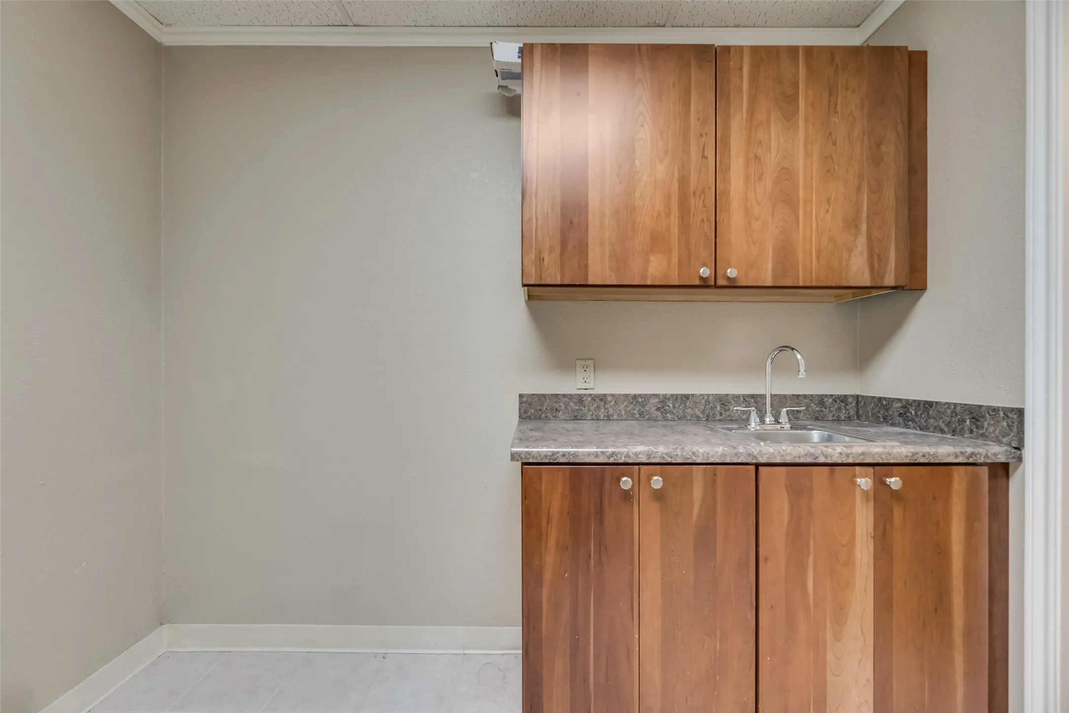 Office For Rent in Dallas County , 606 W Wheatland Road 103, Duncanville, Texas 75116, 0, 0, Garage spaces, 0 Sqft, built in 1978, Preowned, Price $2,100, mls#21221412, Real Estate Agent in Duncanville, Homes For Rent in Dallas county, Homes For Rent in Duncanville, Realtor in Duncanville Texas, Real Estate Brokerage Independent Realty Texas, Luminita Cordes Realtor