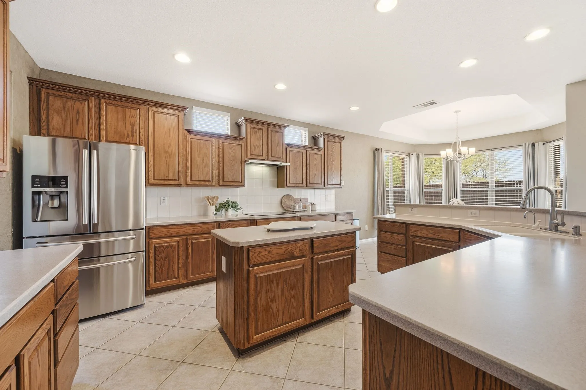 Single Family Residence For Sale in Tarrant County , 501 Unbridled Lane, Keller, Texas 76248, 4 Bedroom, 4 Bathroom, 3 Garage spaces, 4,863 Sqft, built in 2002, Preowned, mls#21218579, Real Estate Agent in Keller, Homes For Sale in Tarrant county, Homes For Sale in Keller, Realtor in Keller Texas, Real Estate Brokerage Independent Realty Texas, Luminita Cordes Realtor