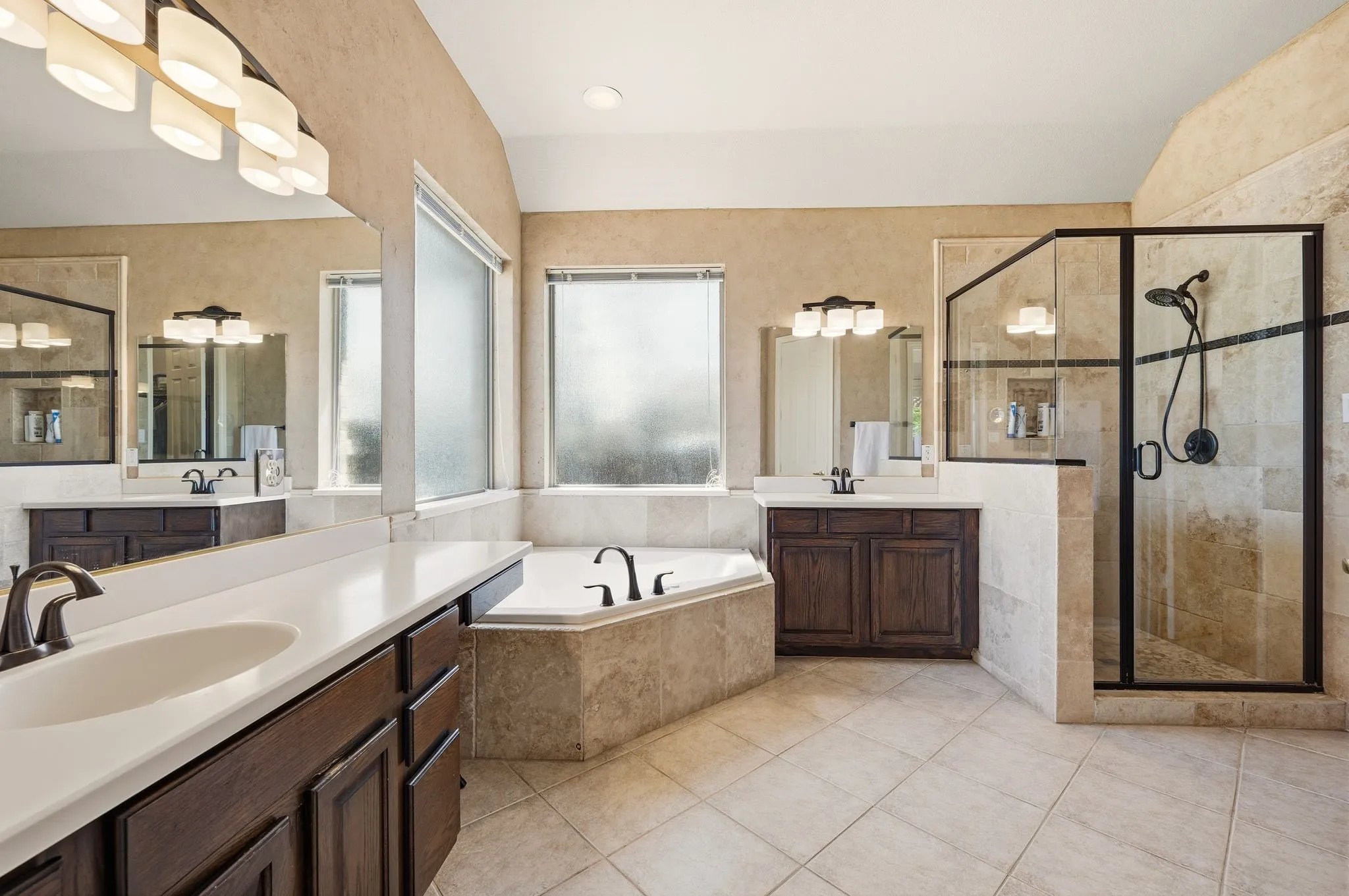 Single Family Residence For Sale in Tarrant County , 501 Unbridled Lane, Keller, Texas 76248, 4 Bedroom, 4 Bathroom, 3 Garage spaces, 4,863 Sqft, built in 2002, Preowned, mls#21218579, Real Estate Agent in Keller, Homes For Sale in Tarrant county, Homes For Sale in Keller, Realtor in Keller Texas, Real Estate Brokerage Independent Realty Texas, Luminita Cordes Realtor