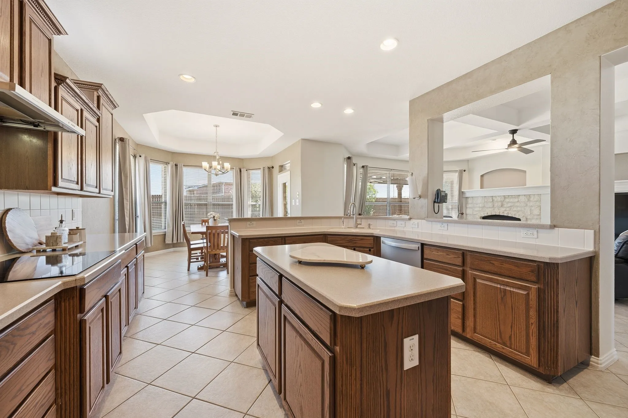 Single Family Residence For Sale in Tarrant County , 501 Unbridled Lane, Keller, Texas 76248, 4 Bedroom, 4 Bathroom, 3 Garage spaces, 4,863 Sqft, built in 2002, Preowned, mls#21218579, Real Estate Agent in Keller, Homes For Sale in Tarrant county, Homes For Sale in Keller, Realtor in Keller Texas, Real Estate Brokerage Independent Realty Texas, Luminita Cordes Realtor